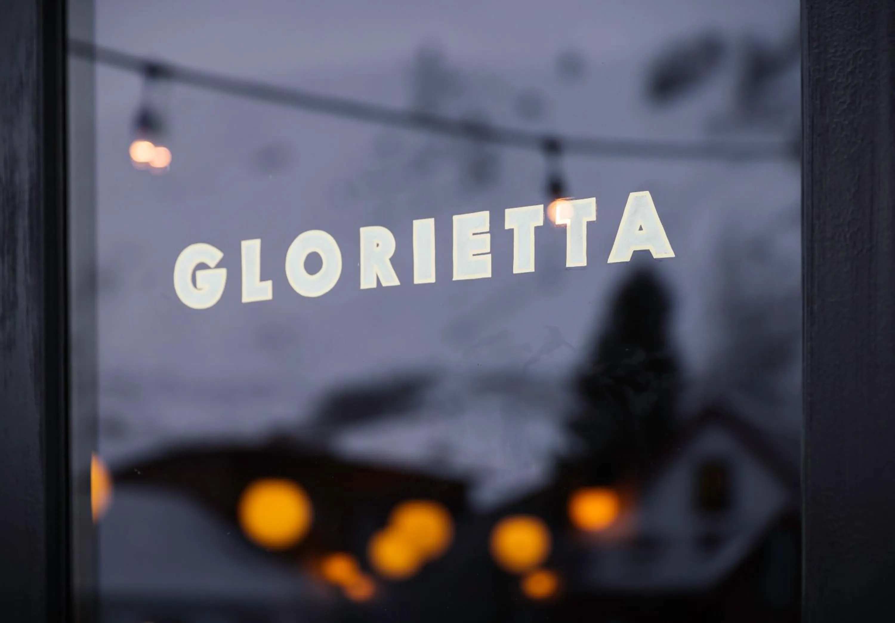 Restaurant/places to eat in Anvil Hotel