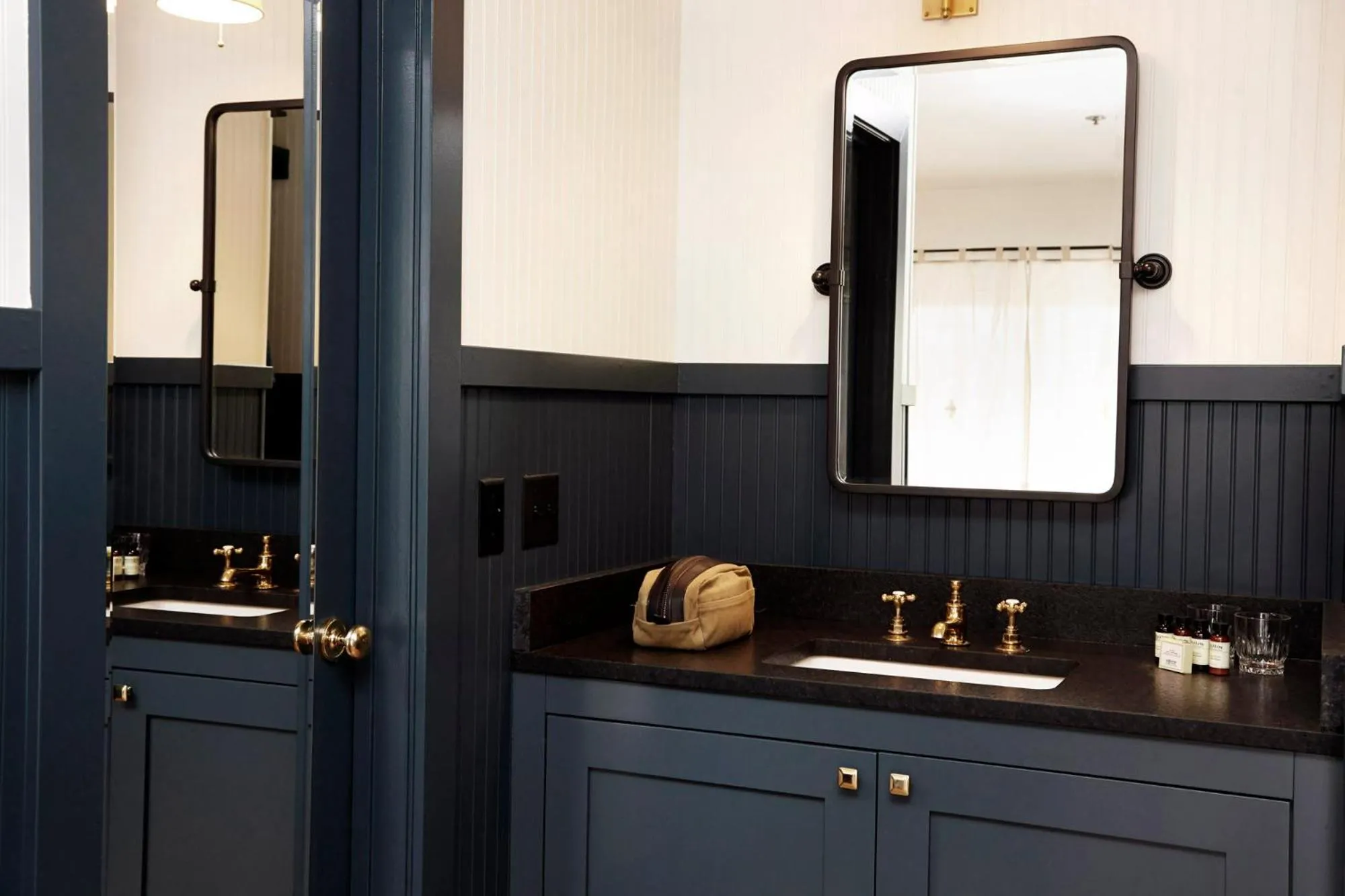 Bathroom in Anvil Hotel