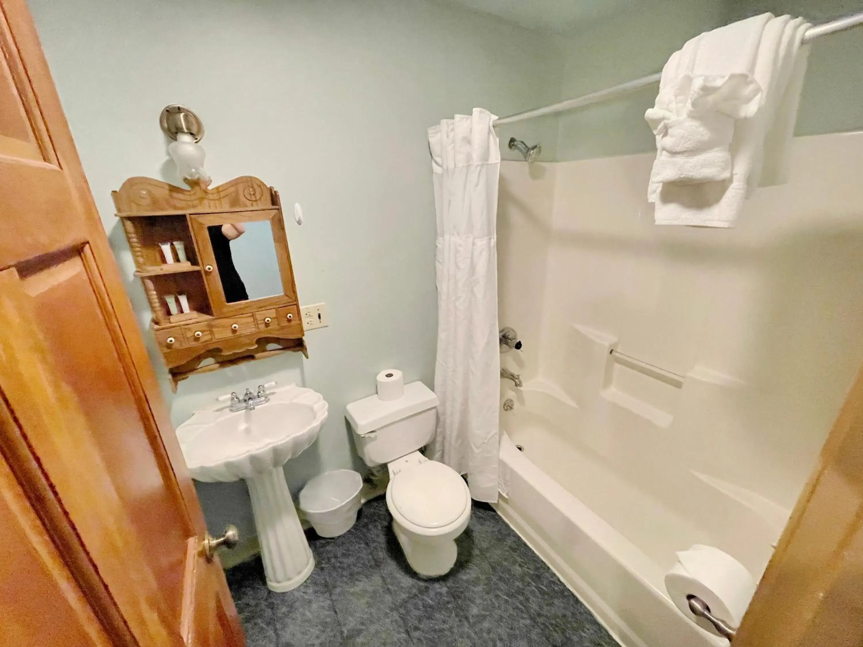 Standard Queen Room with Kitchenette in Alaskan Hotel and Bar Standard Queen Room with Kitchenette in Alaskan Hotel and Bar