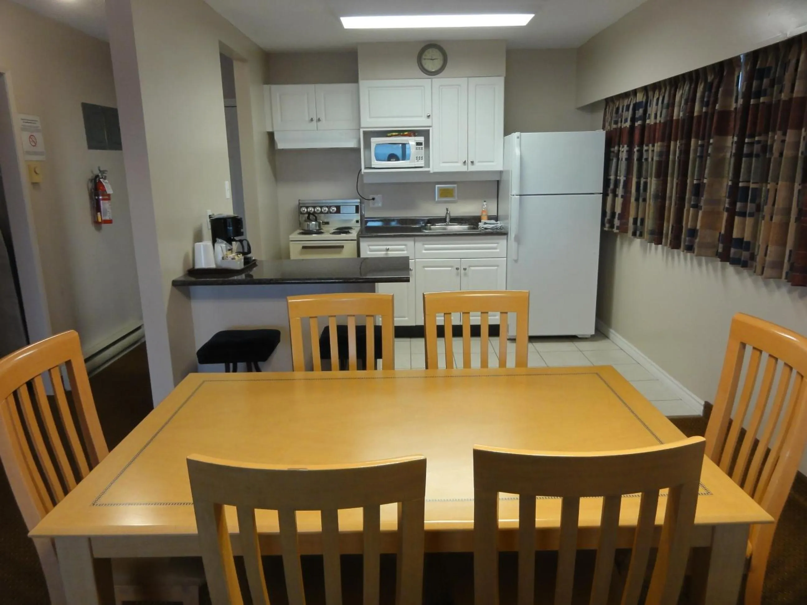 Dining area in Port Augusta Inn