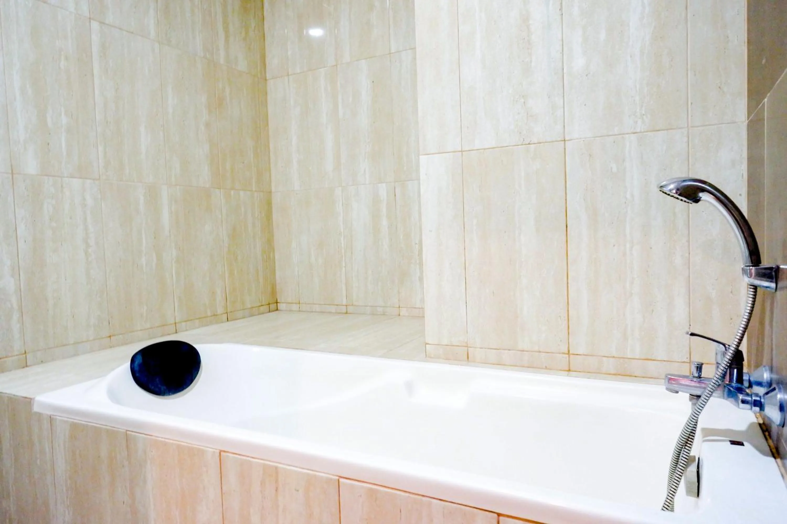 Bathroom in Sans Hotel Nagari Malioboro