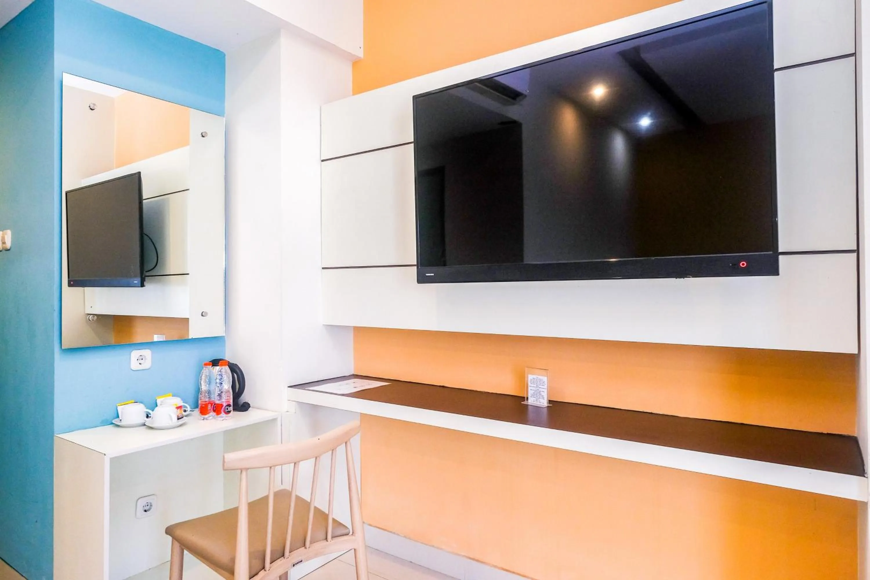 TV and multimedia in Sans Hotel Nagari Malioboro