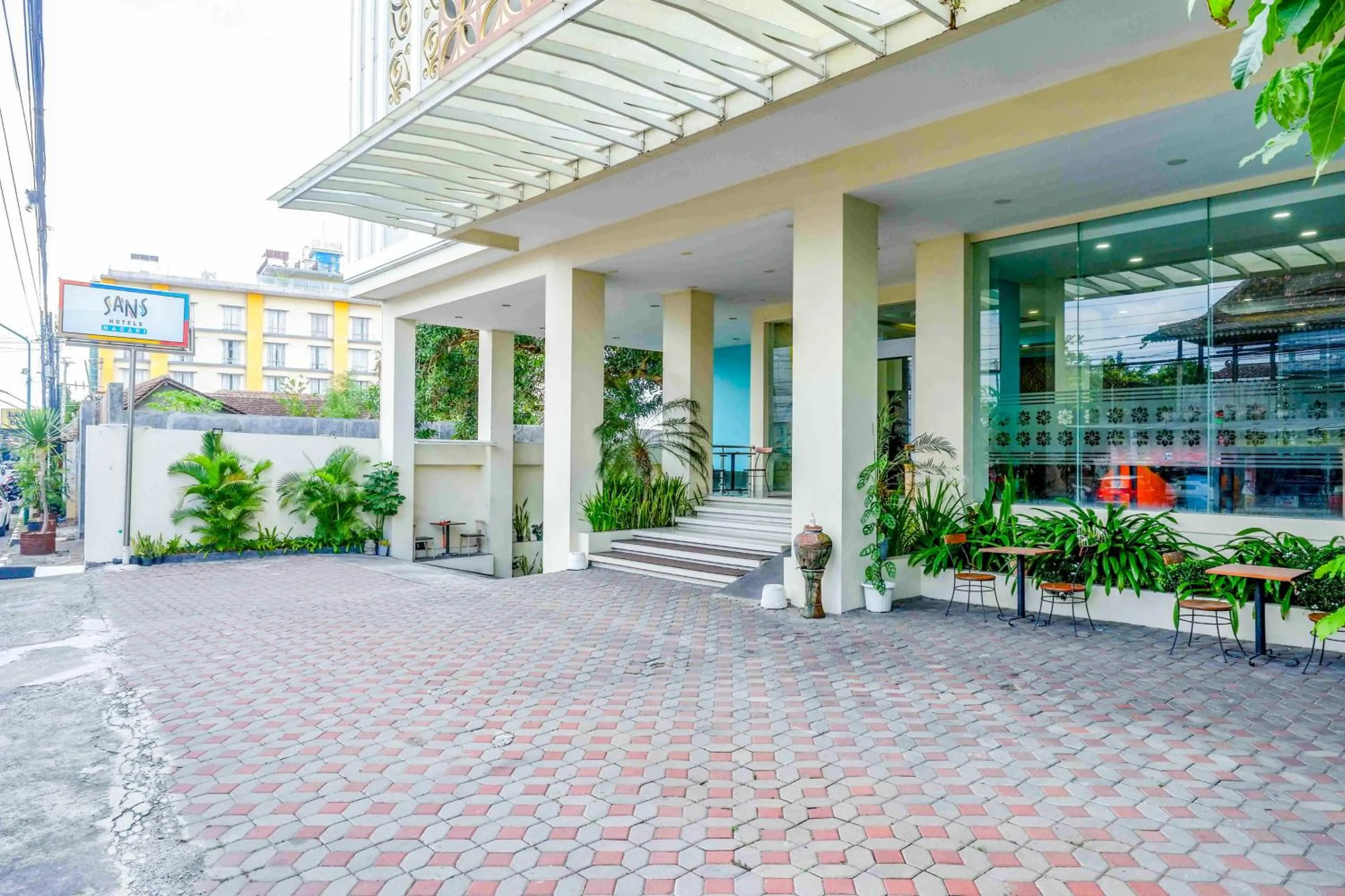 Facade/entrance in Sans Hotel Nagari Malioboro