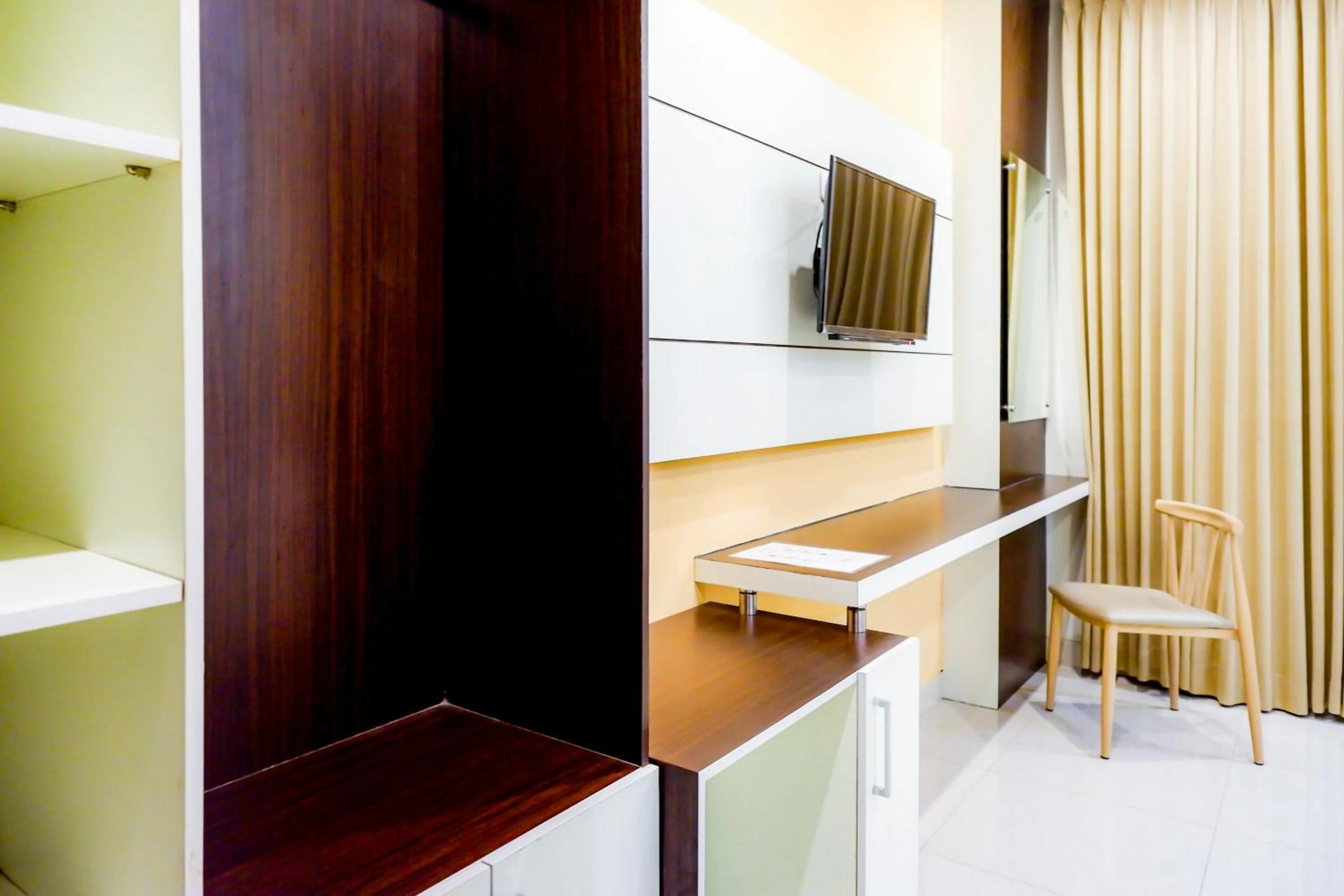 TV and multimedia in Sans Hotel Nagari Malioboro