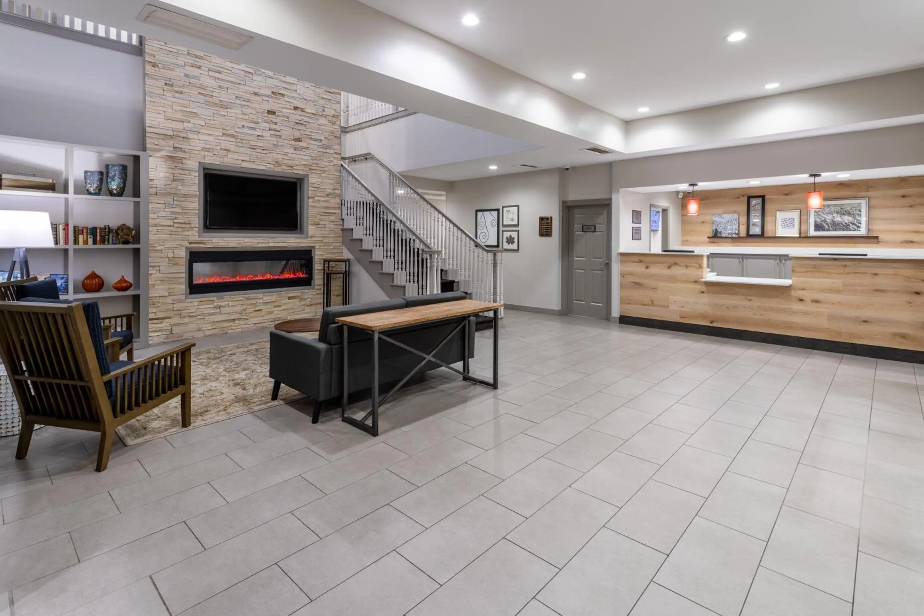 Lobby or reception in Country Inn & Suites by Radisson, Valdosta, GA