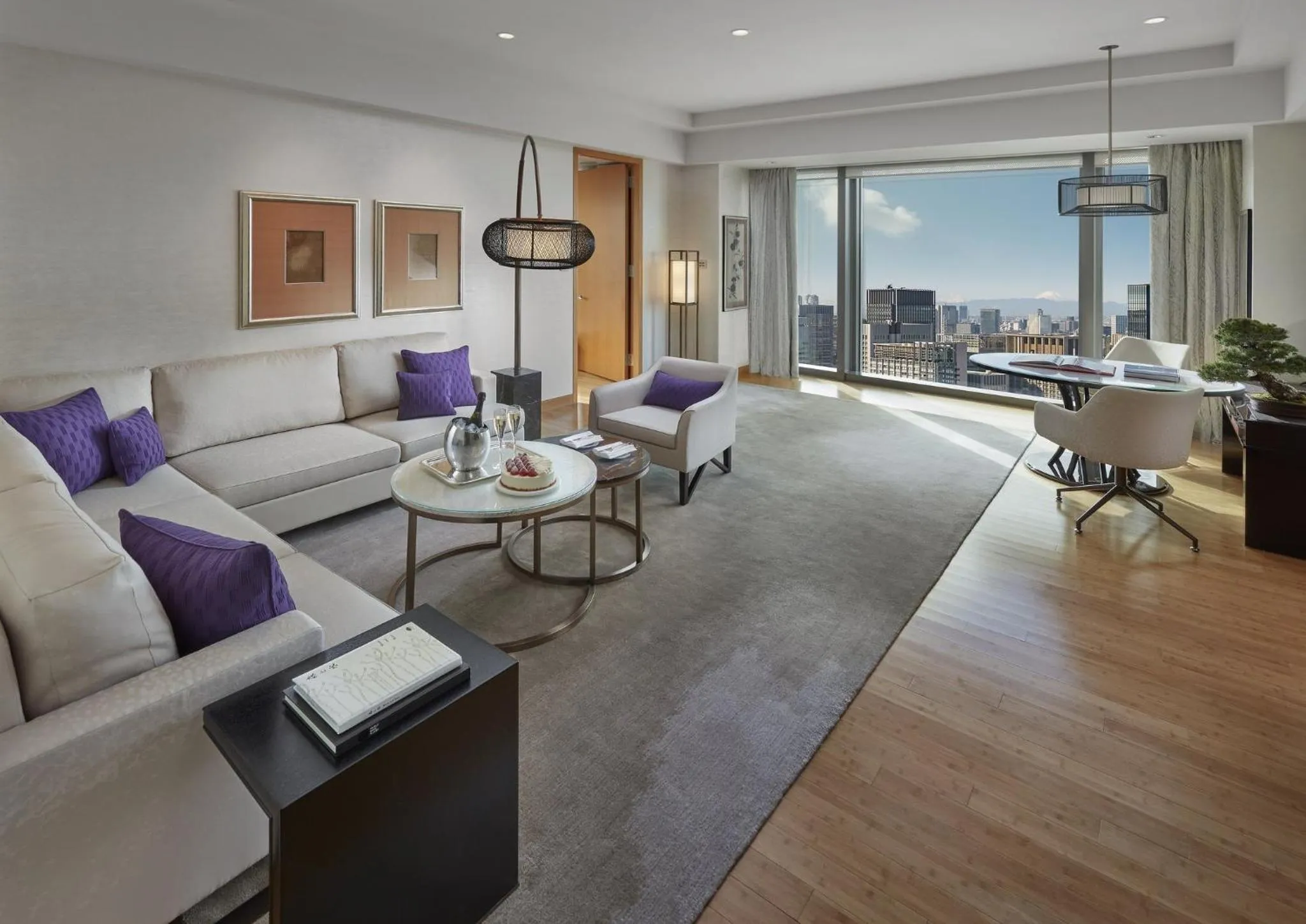 Photo of the whole room in Mandarin Oriental, Tokyo