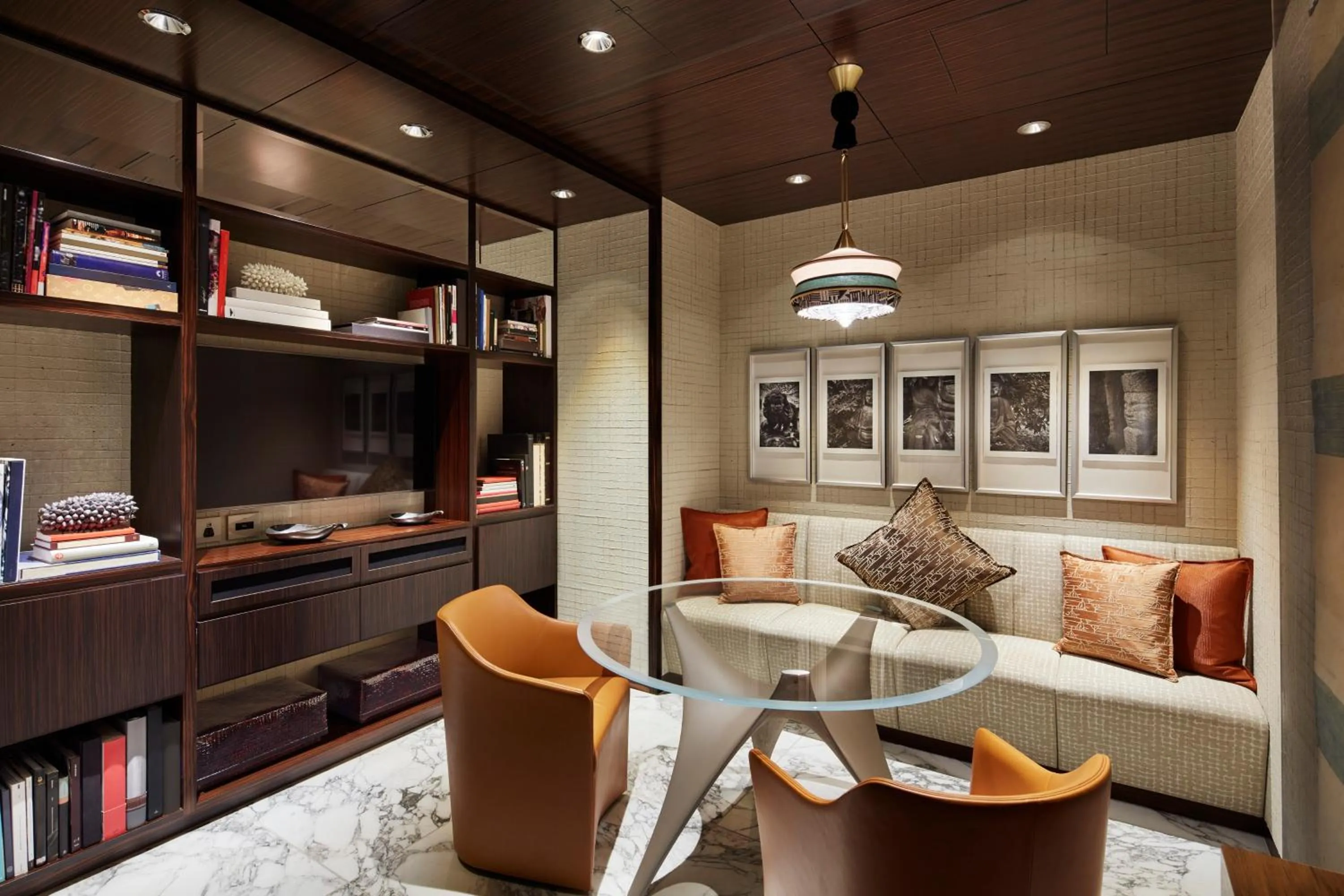 Library in Mandarin Oriental, Tokyo