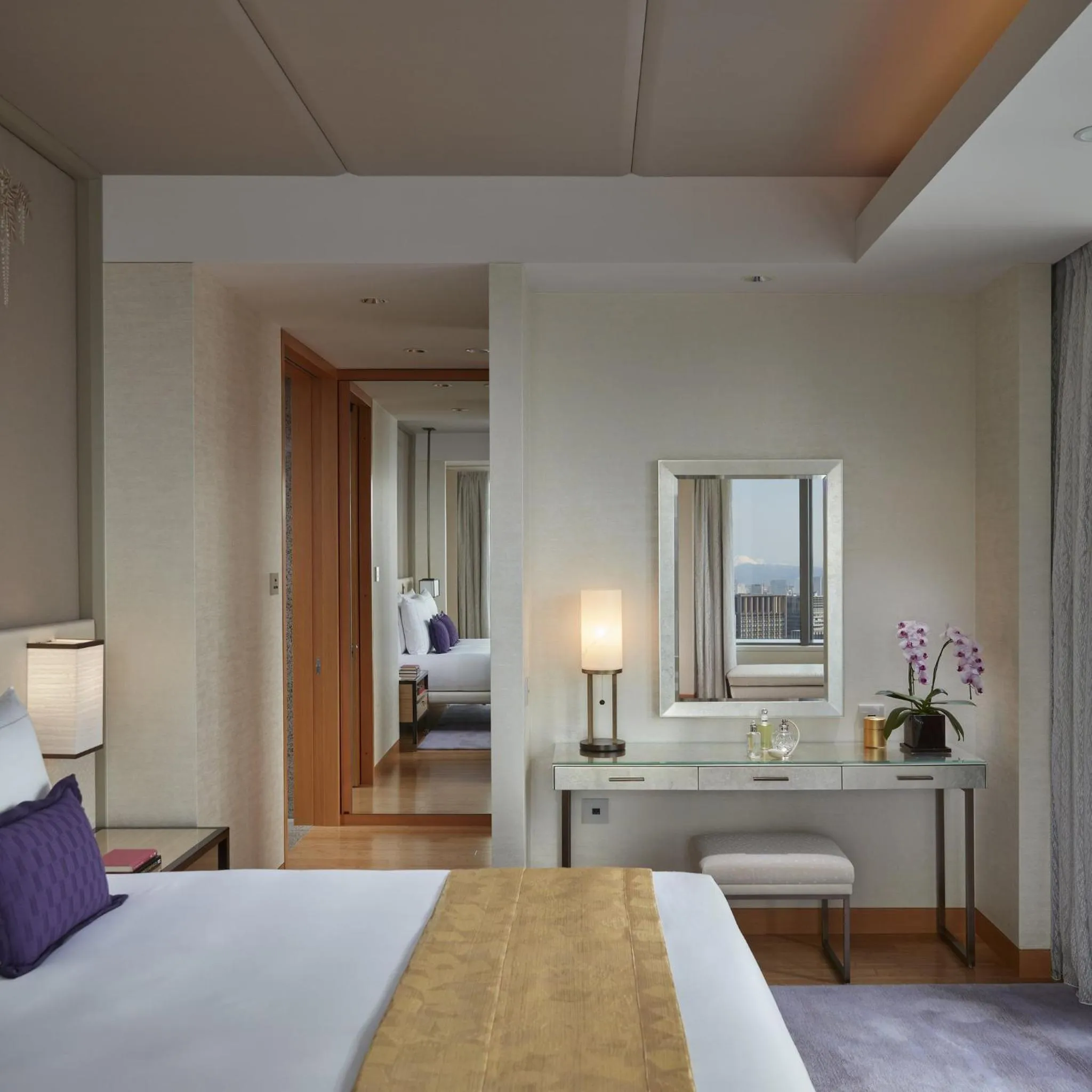 Photo of the whole room, Bed in Mandarin Oriental, Tokyo