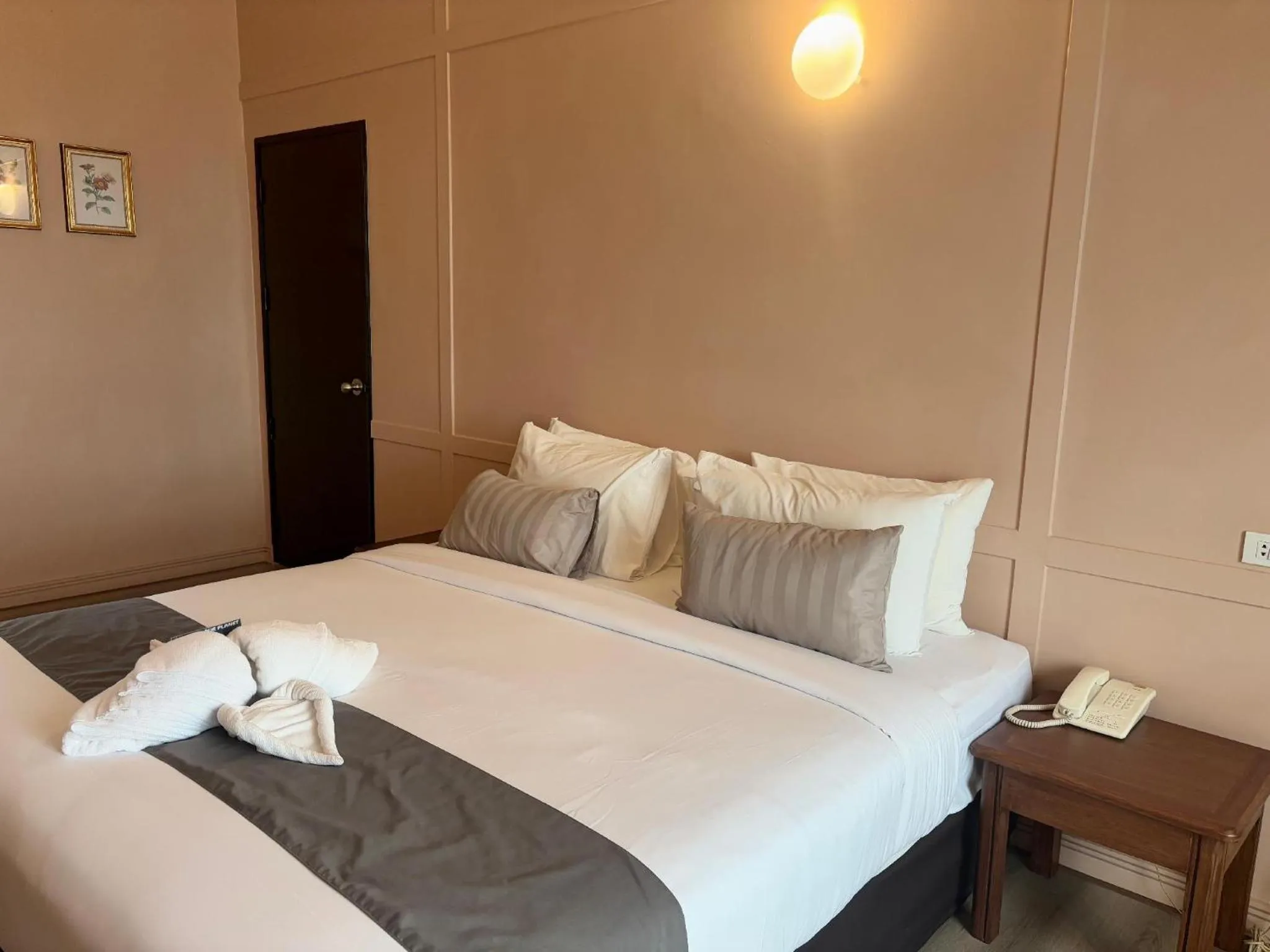 Bed in Napalai Hotel