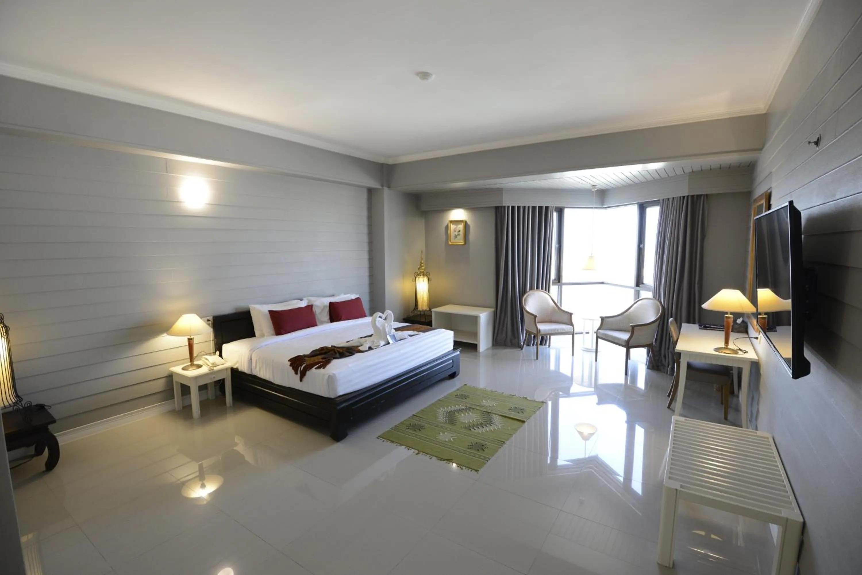 Bedroom, Bed in Napalai Hotel