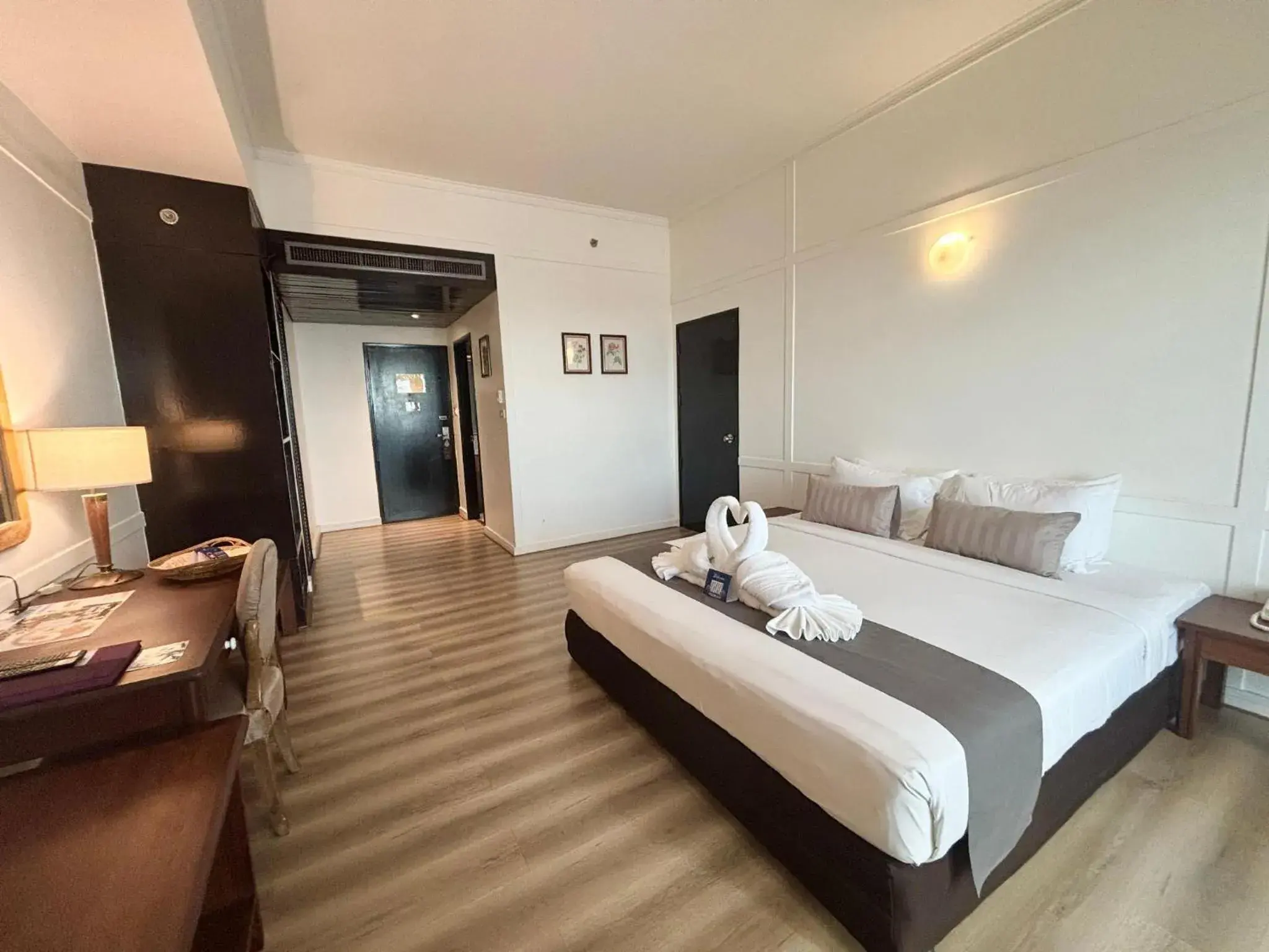 Superior Double Room in Napalai Hotel Superior Double Room in Napalai Hotel