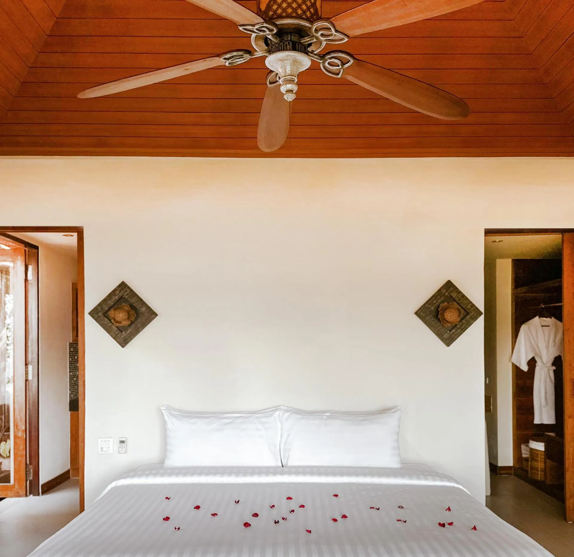 Bed in Korsiri Pool Villas