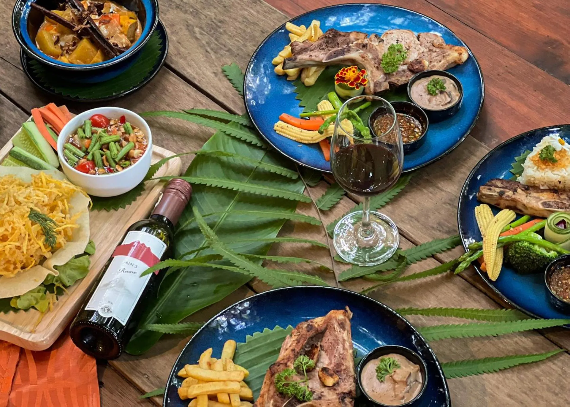 Food and drinks in Korsiri Pool Villas