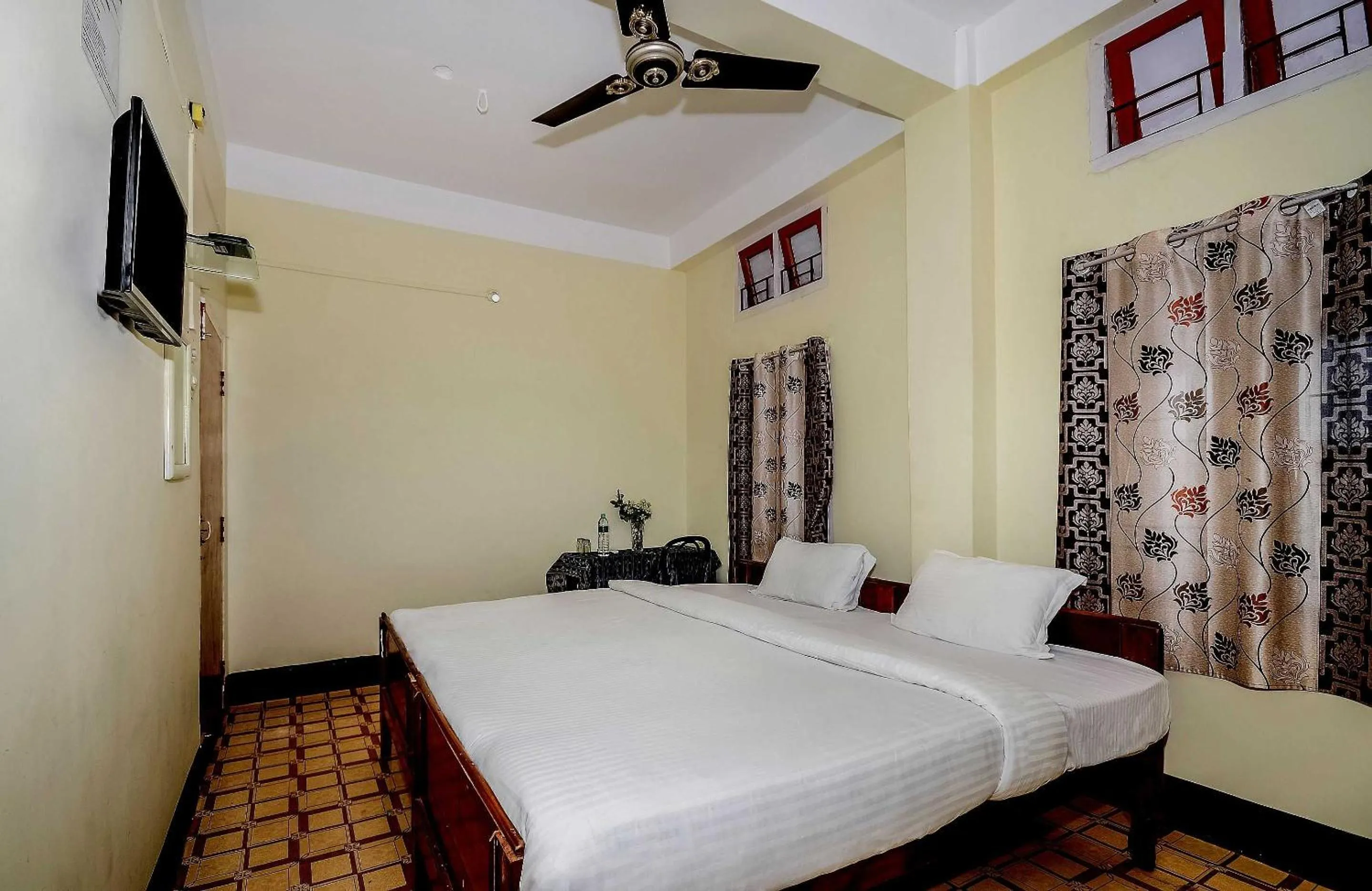 Bedroom, Bed in Hotel O Kirtti Inn