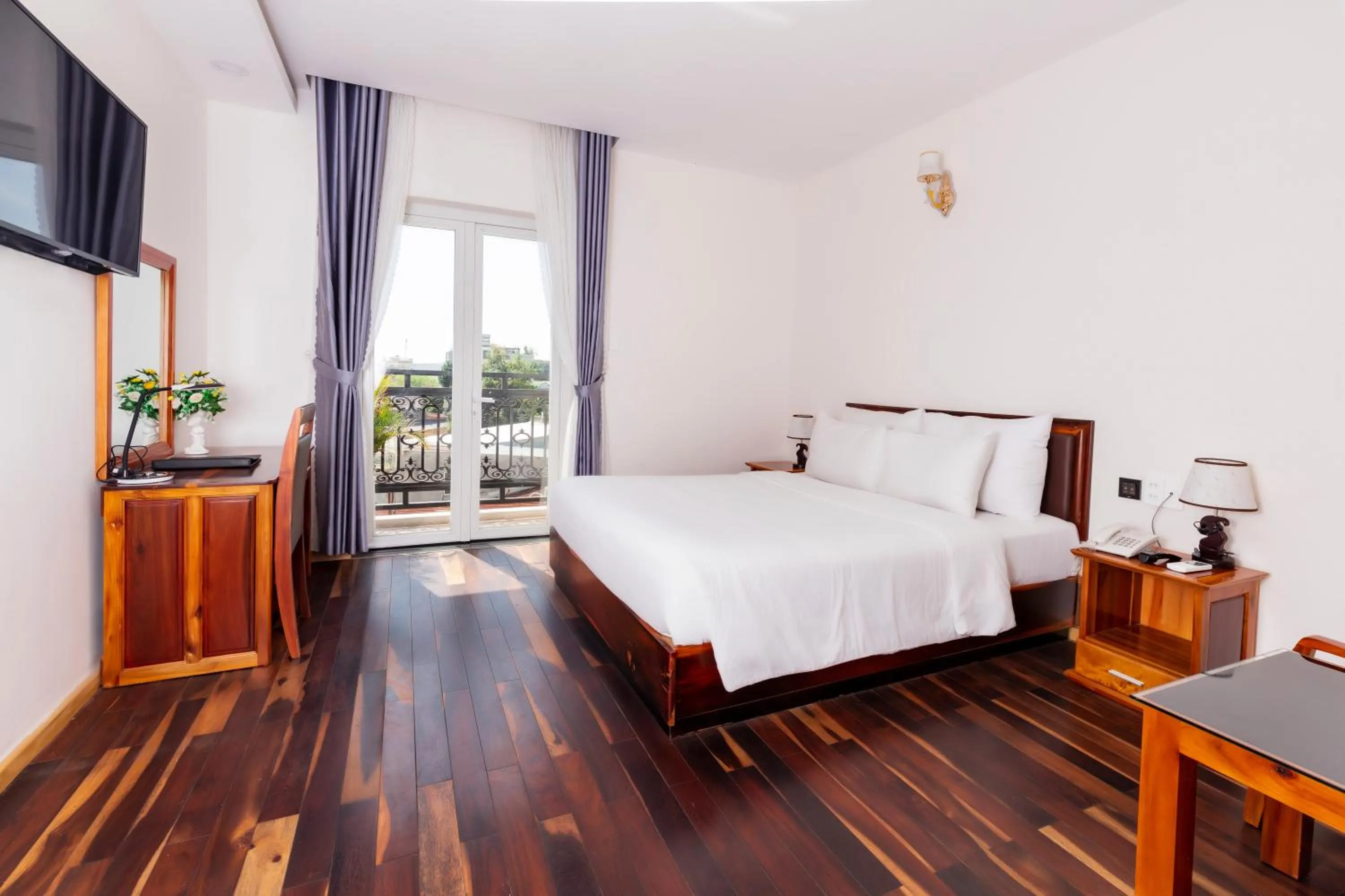 Photo of the whole room, Bed in Hapyson