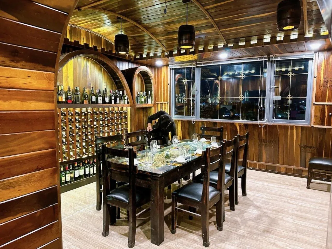 Restaurant/places to eat in Hapyson