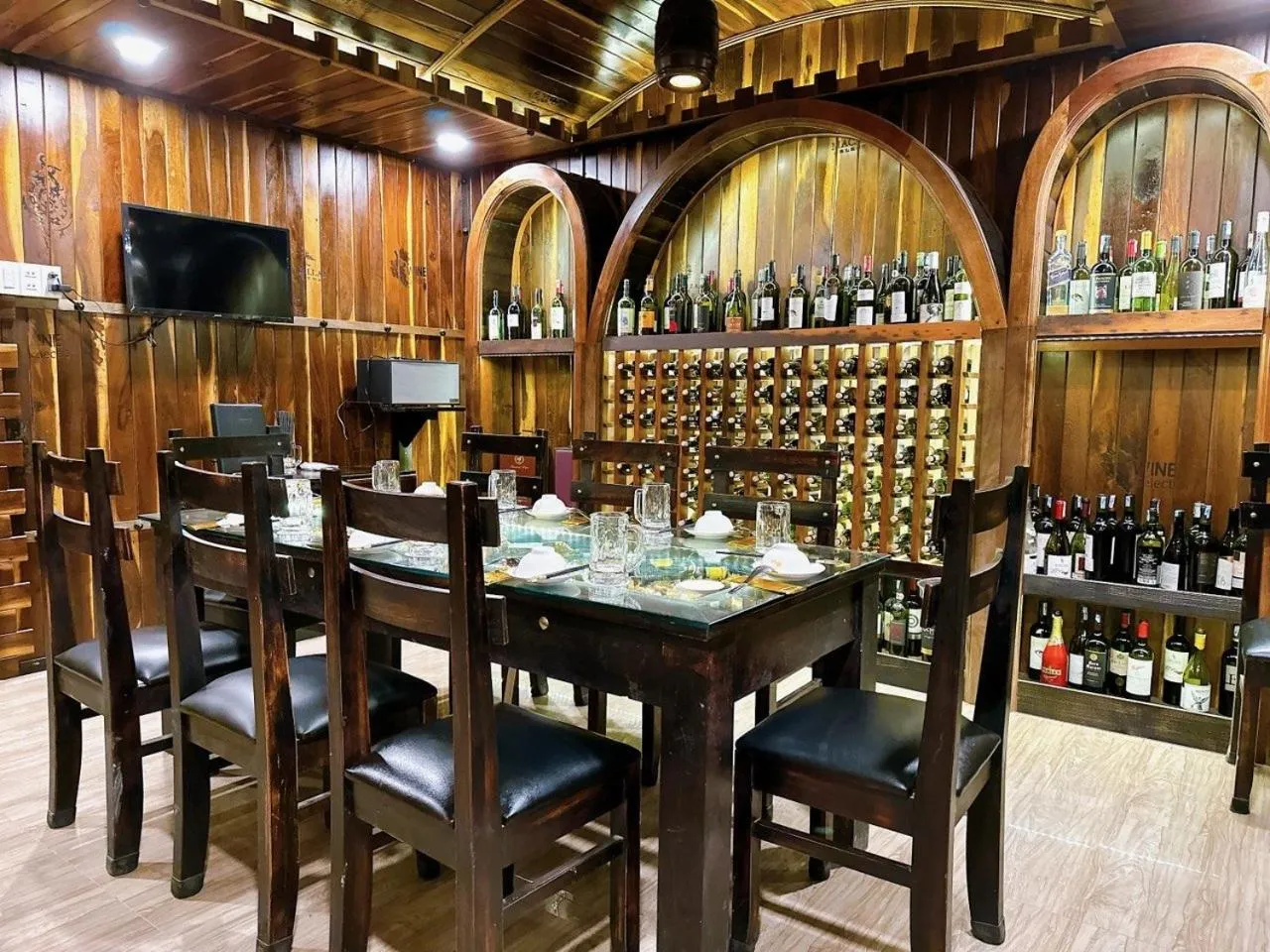 Restaurant/places to eat in Hapyson