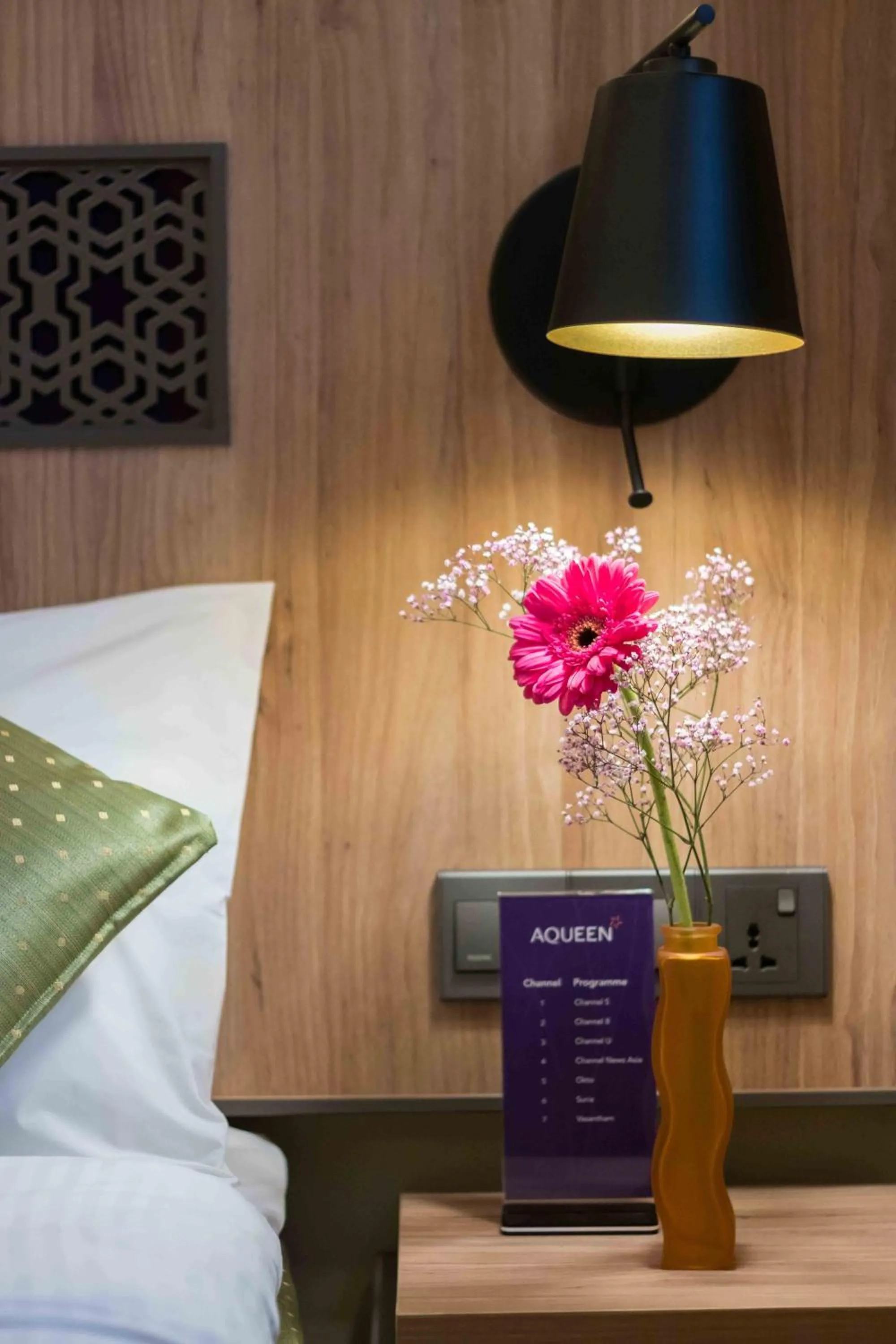 Bedroom in Aqueen Heritage Hotel Little India