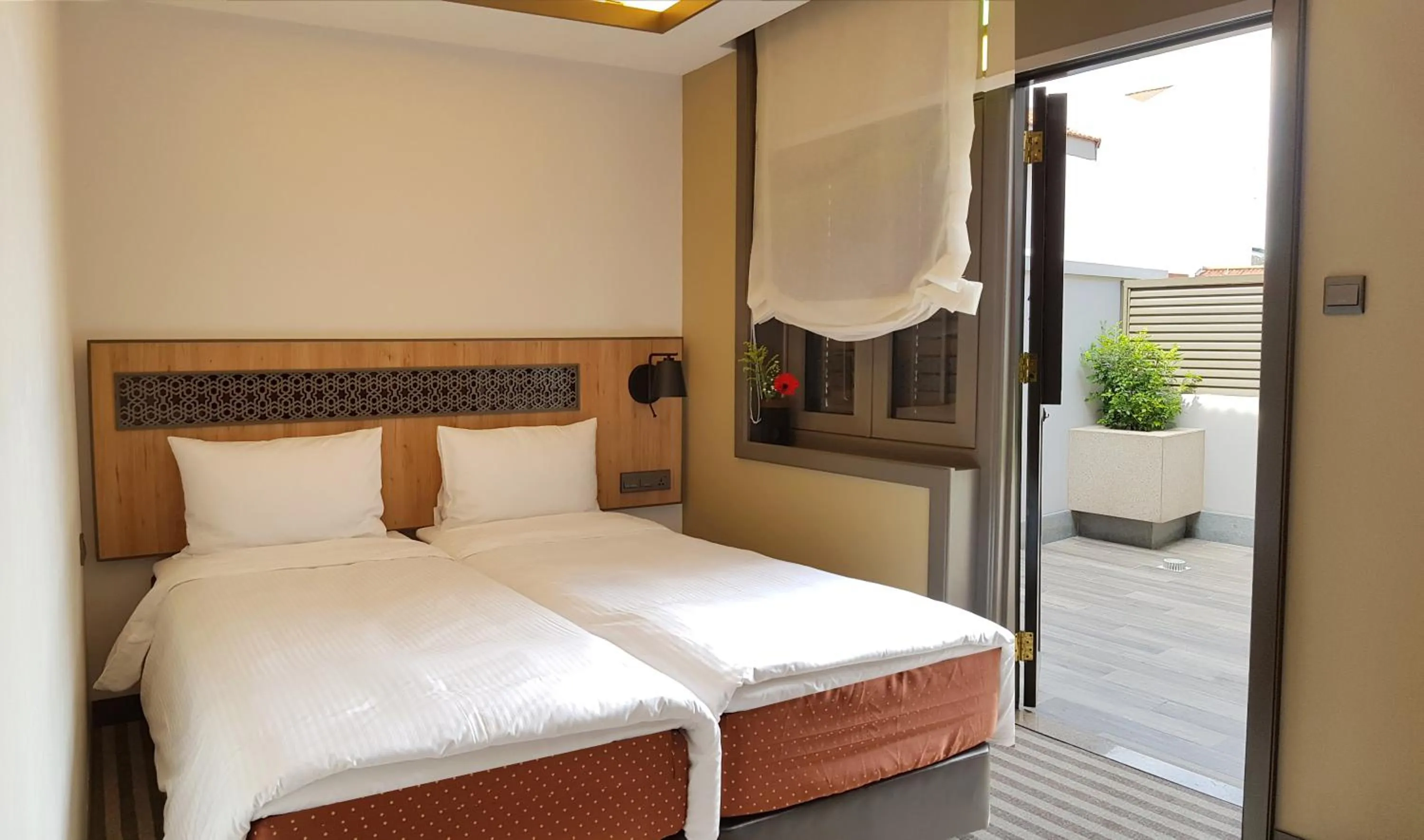 Photo of the whole room in Aqueen Heritage Hotel Little India