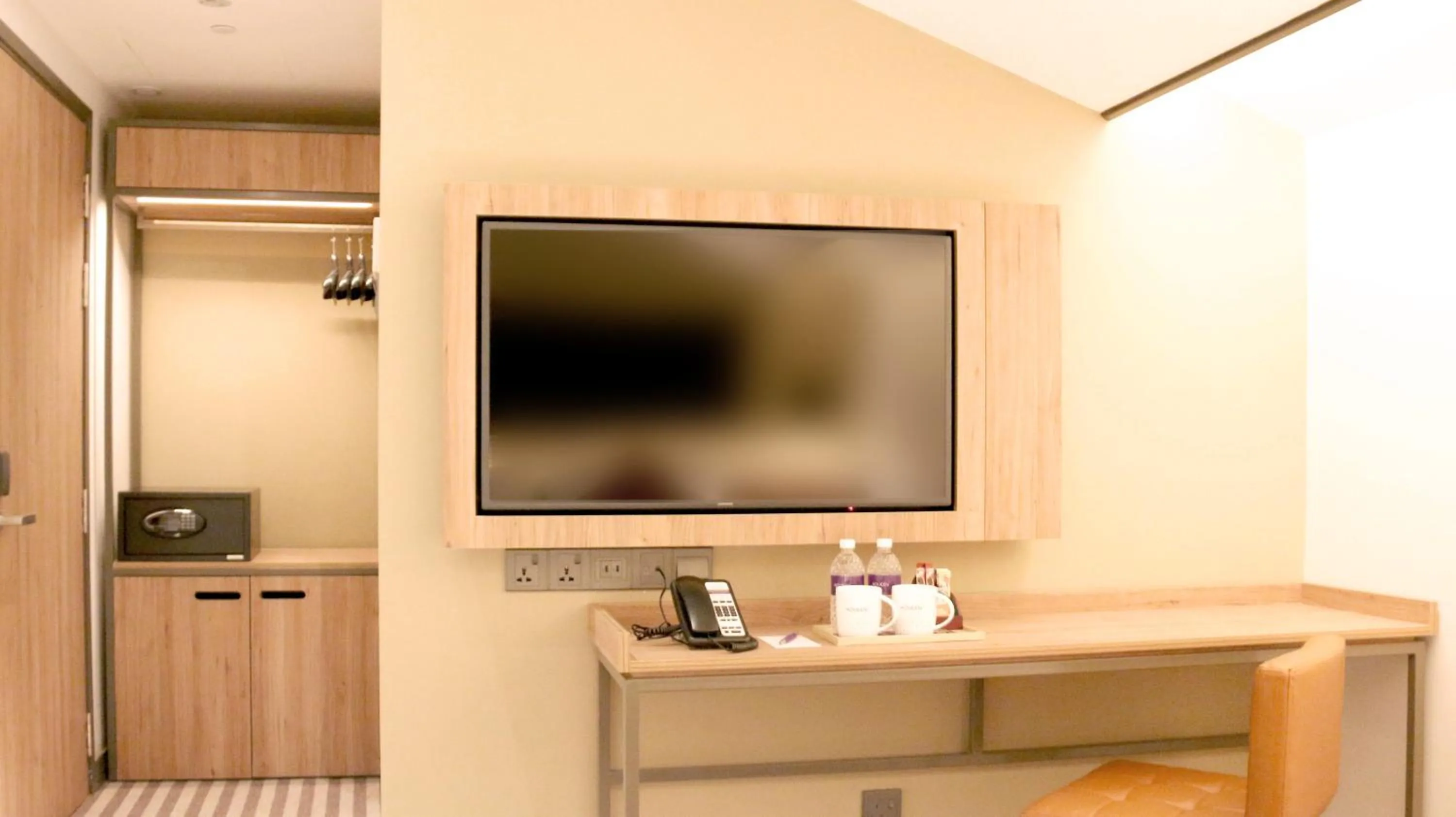 Bedroom in Aqueen Heritage Hotel Little India