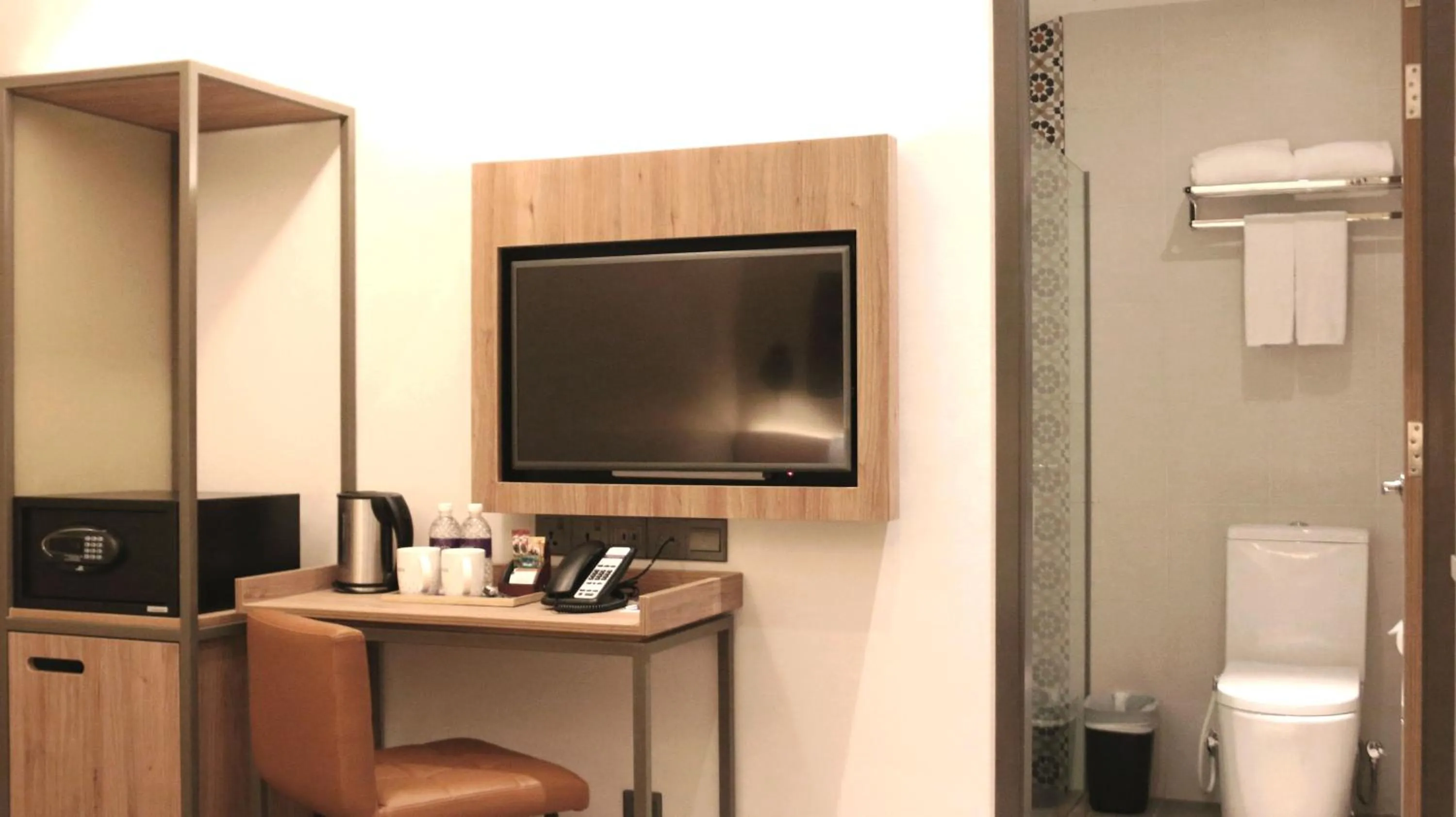 Bedroom in Aqueen Heritage Hotel Little India