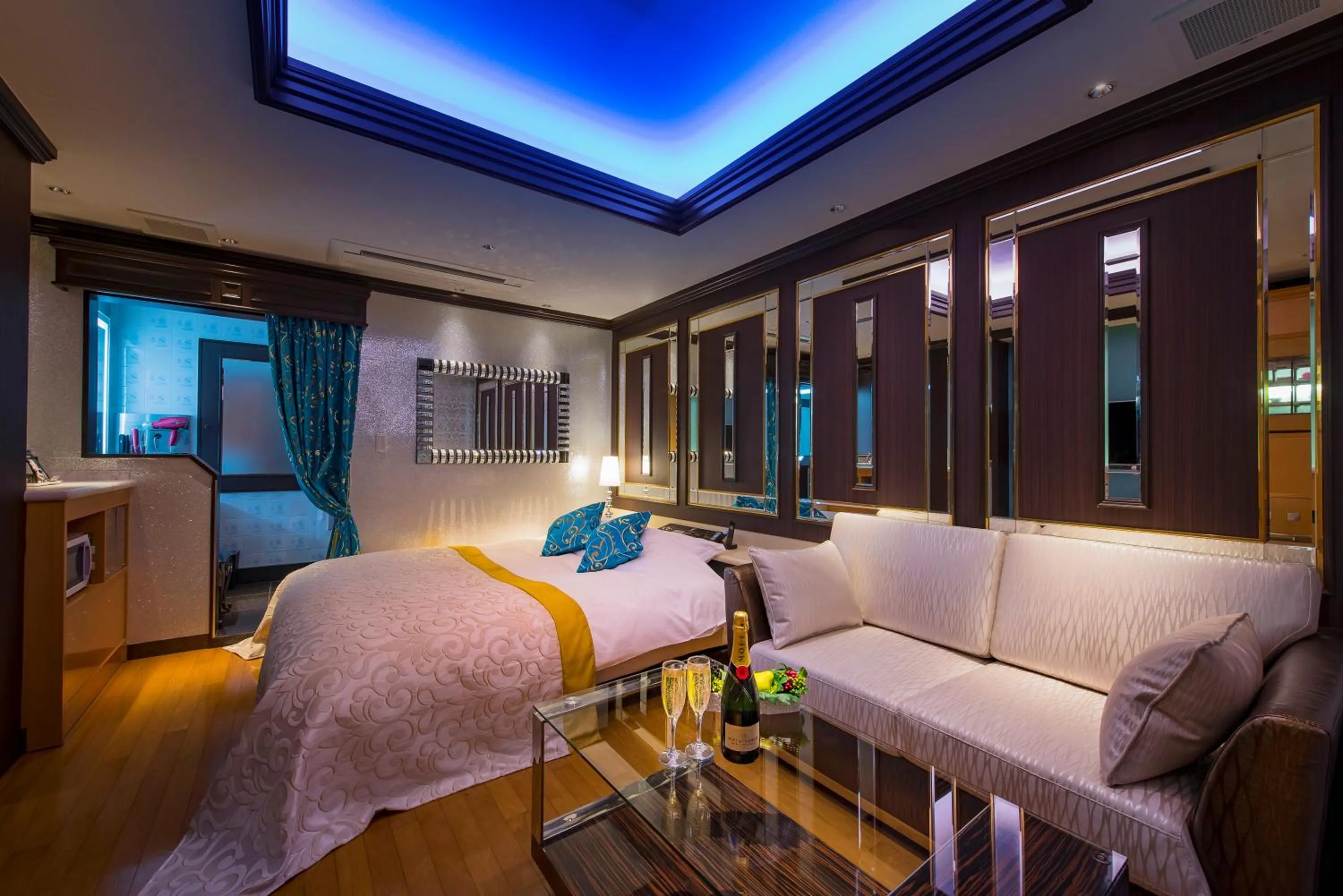 HOTEL W-AVANZA-W GROUP HOTELS and RESORTS-