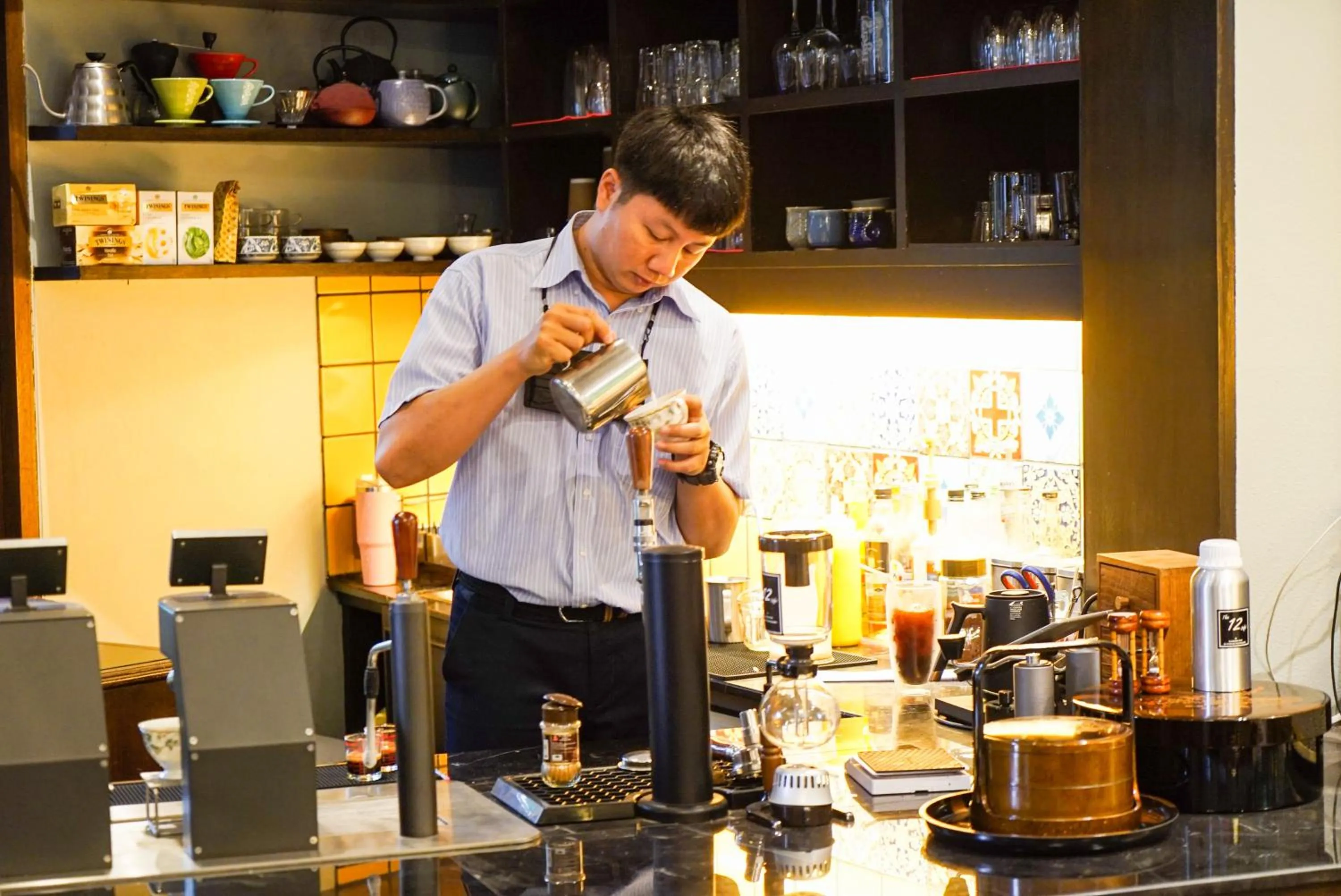 Restaurant/places to eat in At Pingnakorn Nimman Hotel