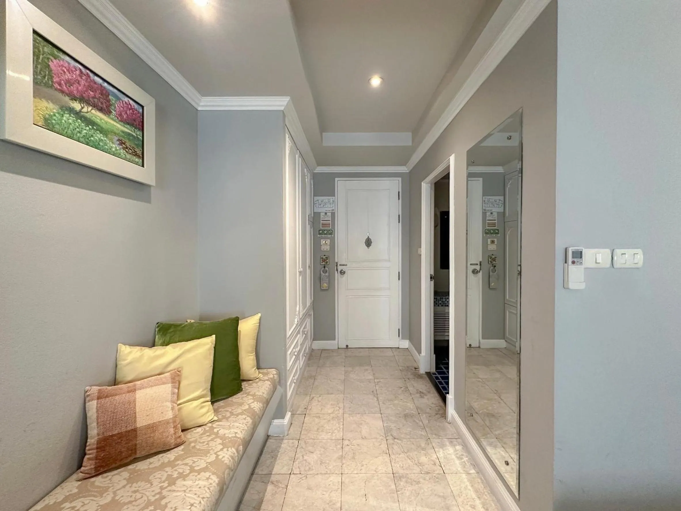 Photo of the whole room in At Pingnakorn Nimman Hotel