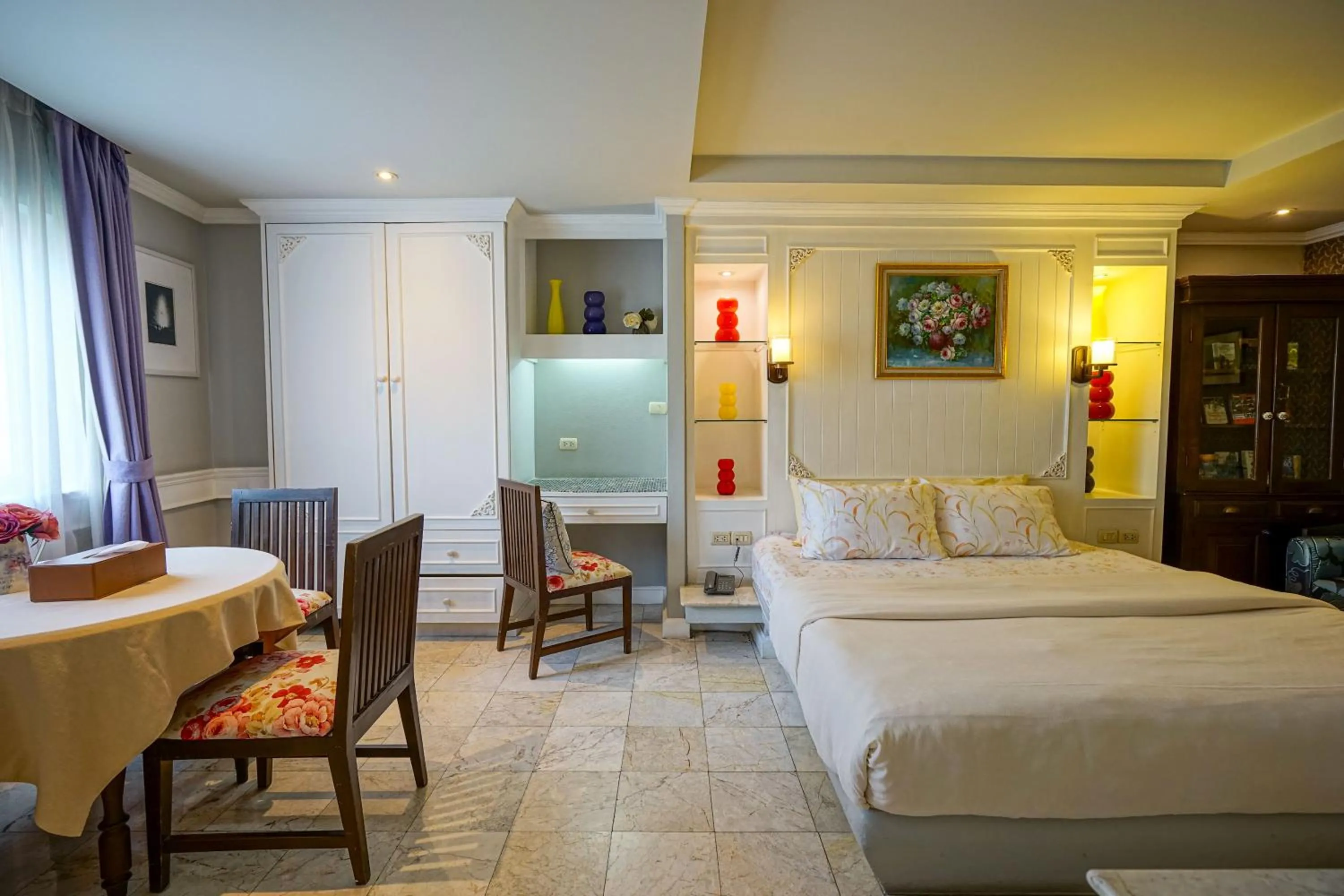 Photo of the whole room, Bed in At Pingnakorn Nimman Hotel