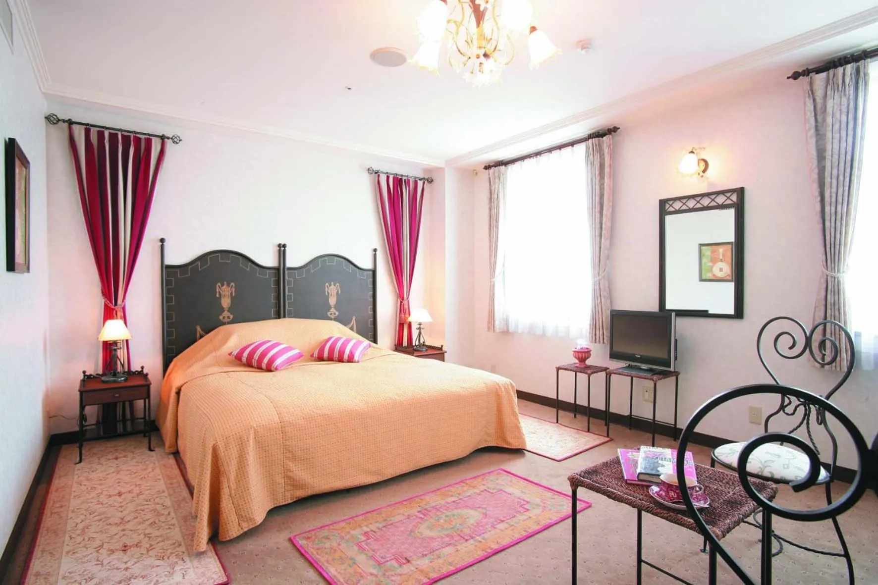 Decorative detail, Bed in Kitabiwako Hotel Grazie