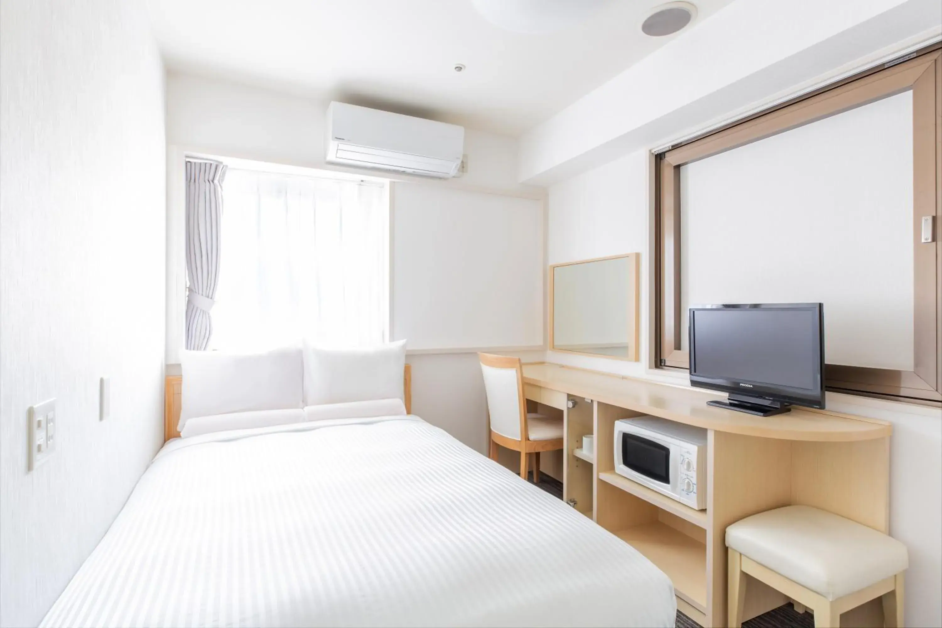 Superior Semi Double with Kitchen - House Keeping is Optional with Additional Cost - Nonsmoking in HOTEL MYSTAYS Higashi Ikebukuro Superior Semi Double with Kitchen - House Keeping is Optional with Additional Cost - Nonsmoking in HOTEL MYSTAYS Higashi Ikebukuro