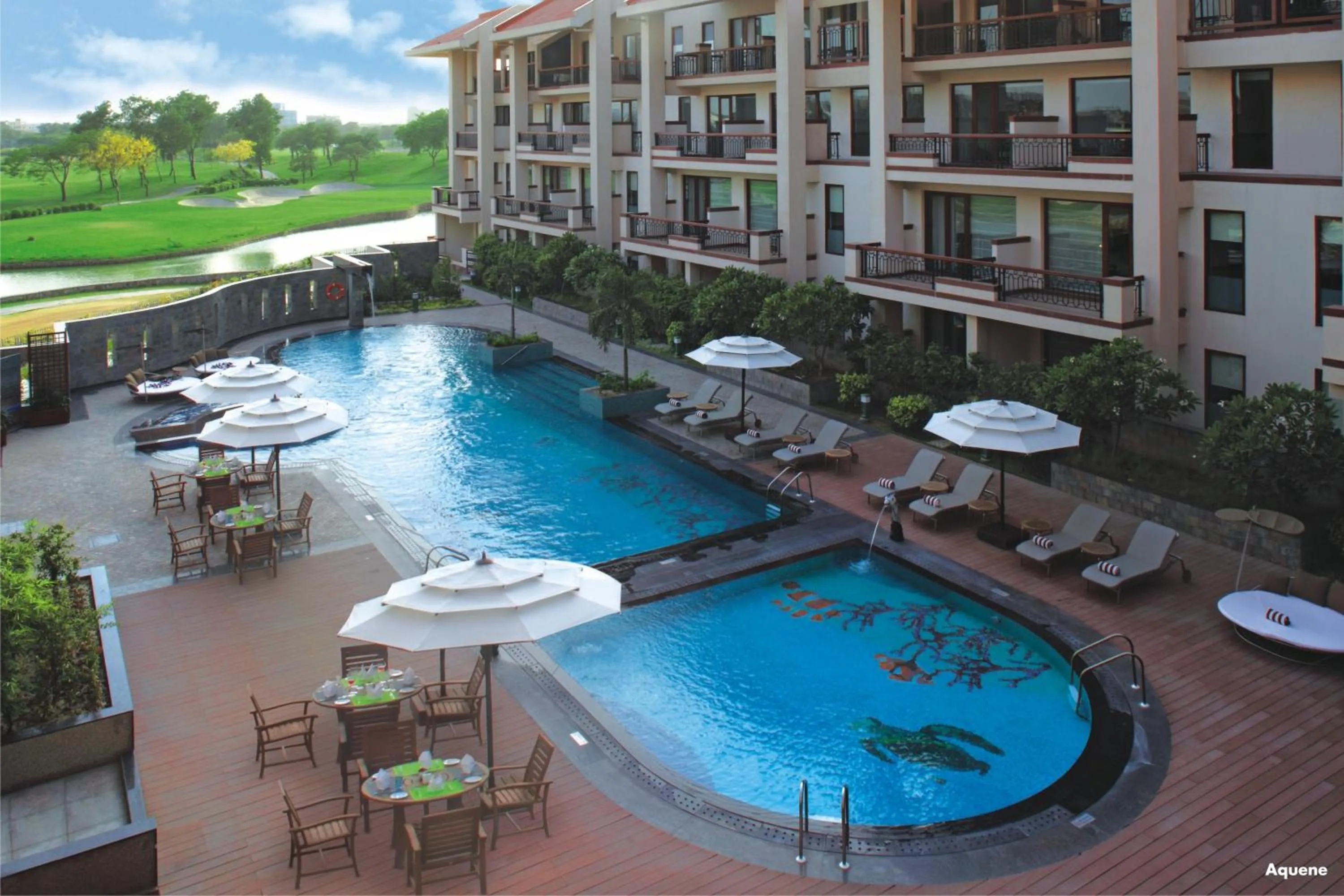 Swimming pool in Jaypee Greens Golf and Spa Resort