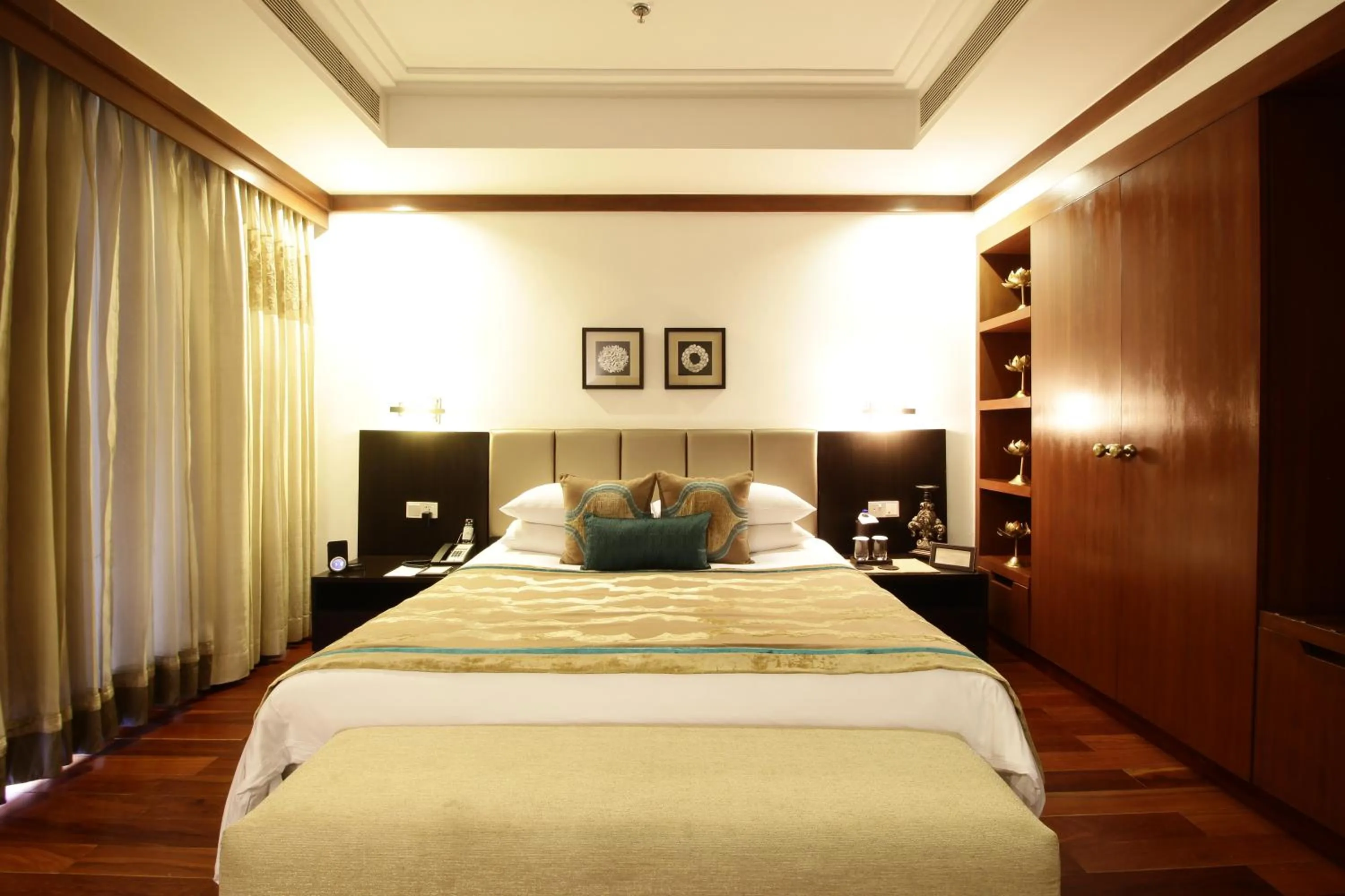 Bed in Jaypee Greens Golf and Spa Resort