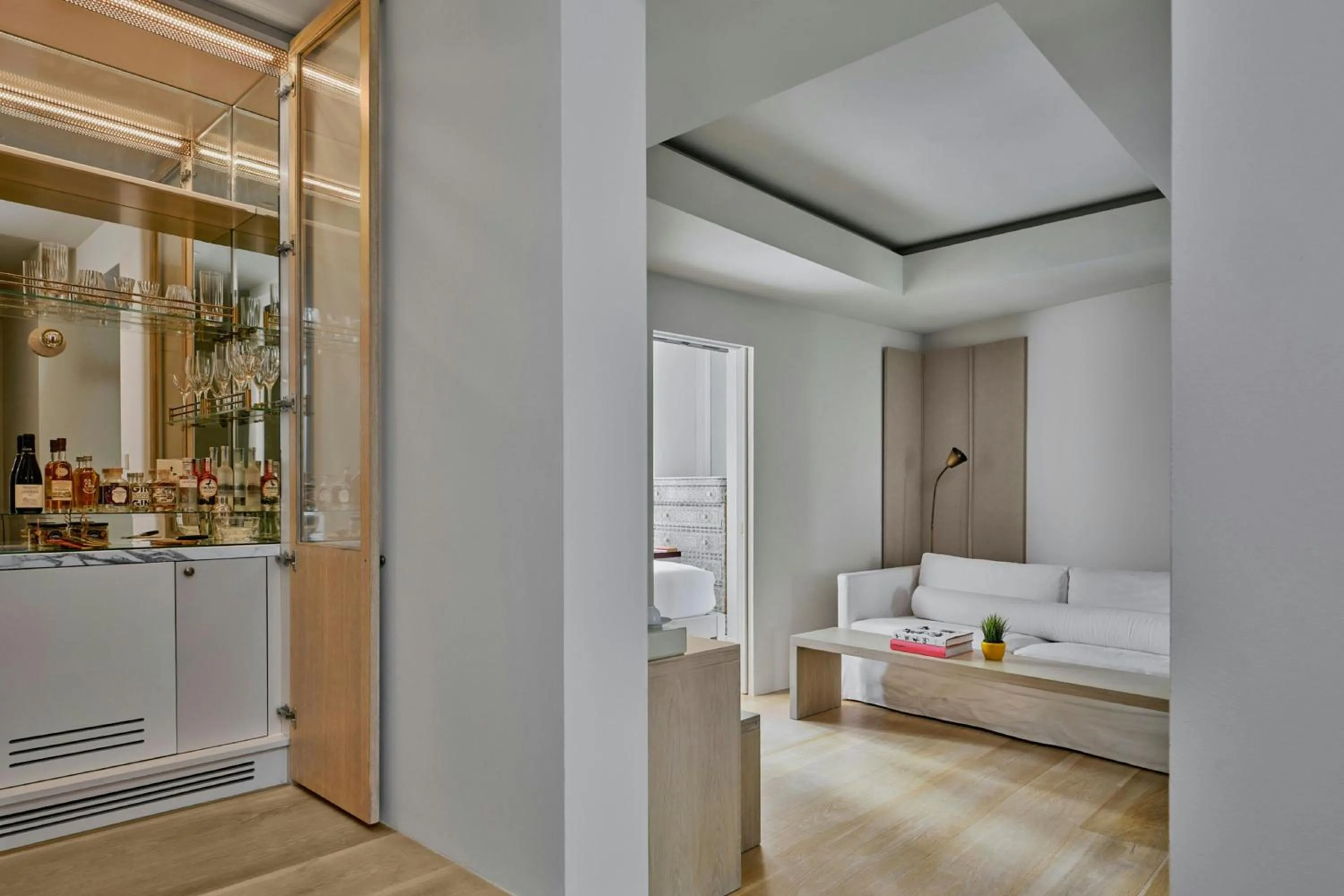 Living room in Duxton Reserve Singapore, Autograph Collection