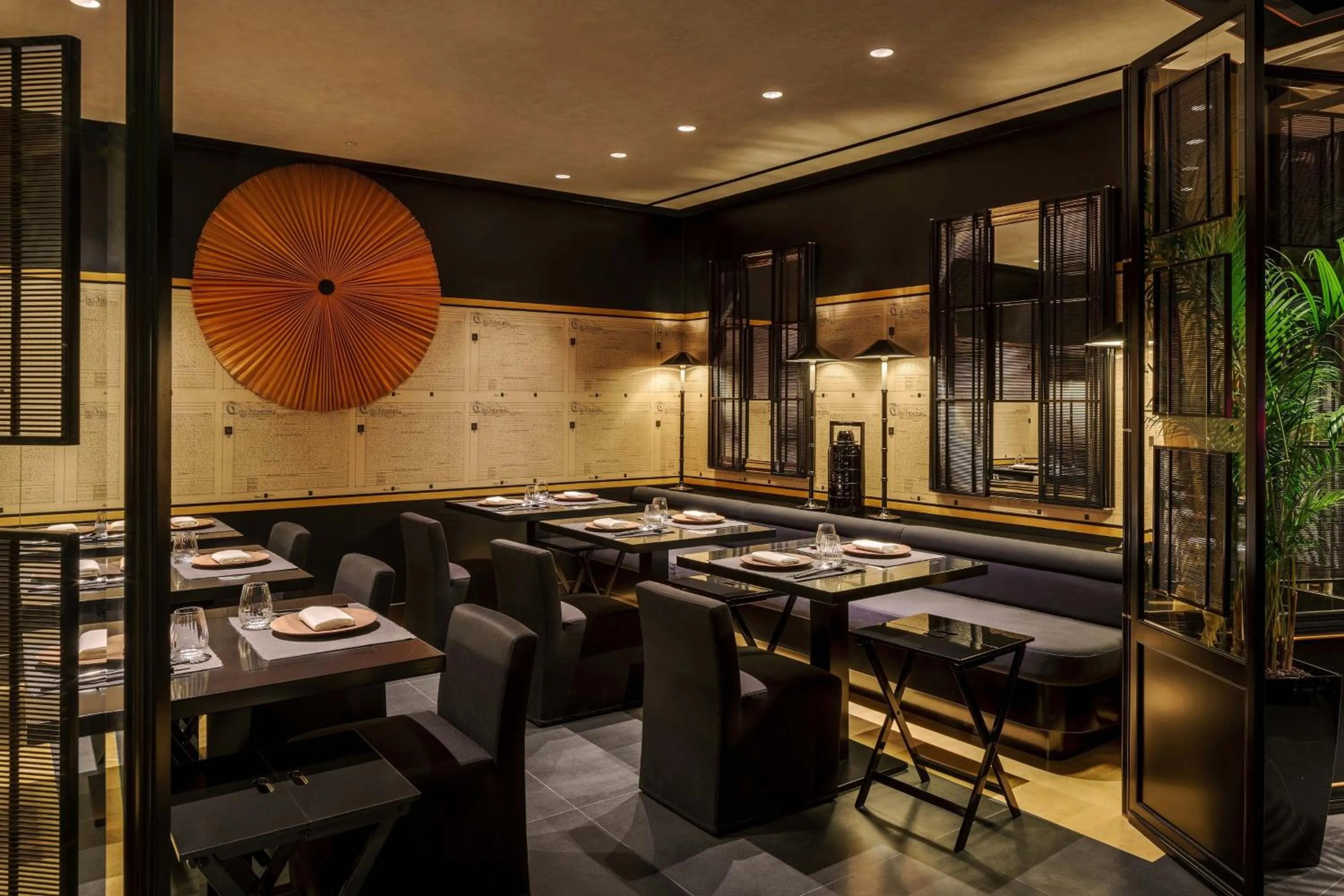 Restaurant/places to eat in Duxton Reserve Singapore, Autograph Collection