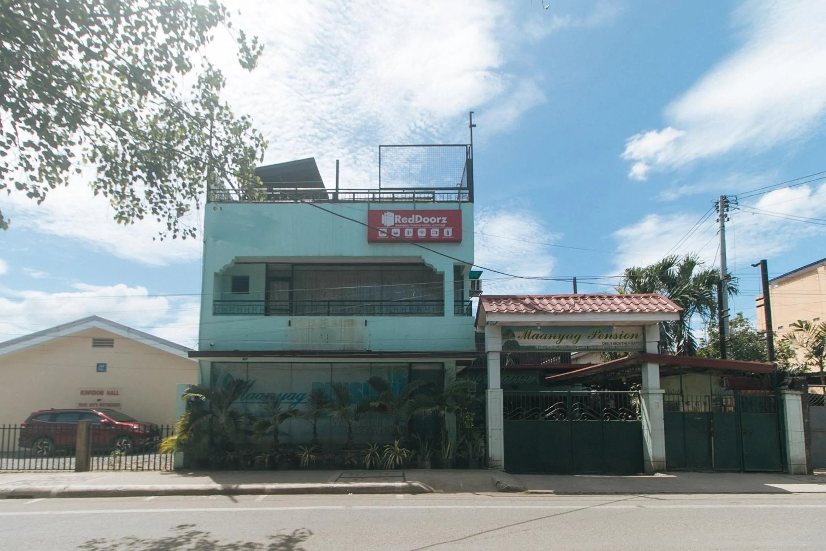 Property building in RedDoorz at Maanyag Pension House Mandaue