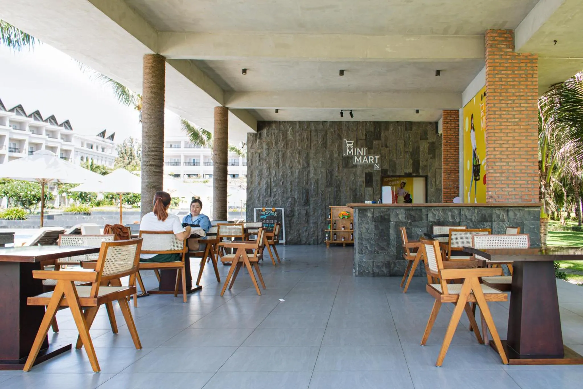 Restaurant/places to eat in Muine Bay Resort