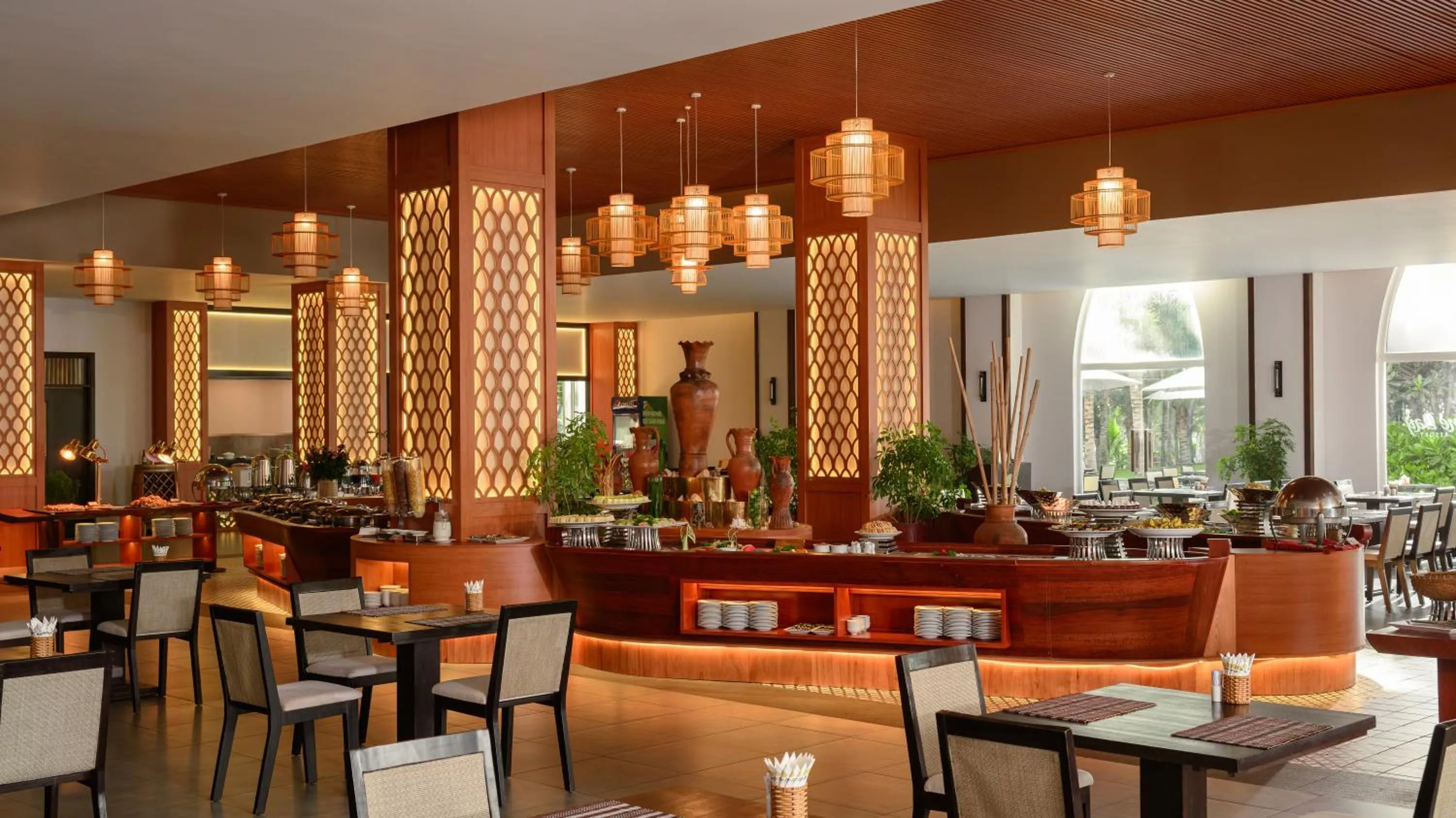 Restaurant/places to eat in Muine Bay Resort