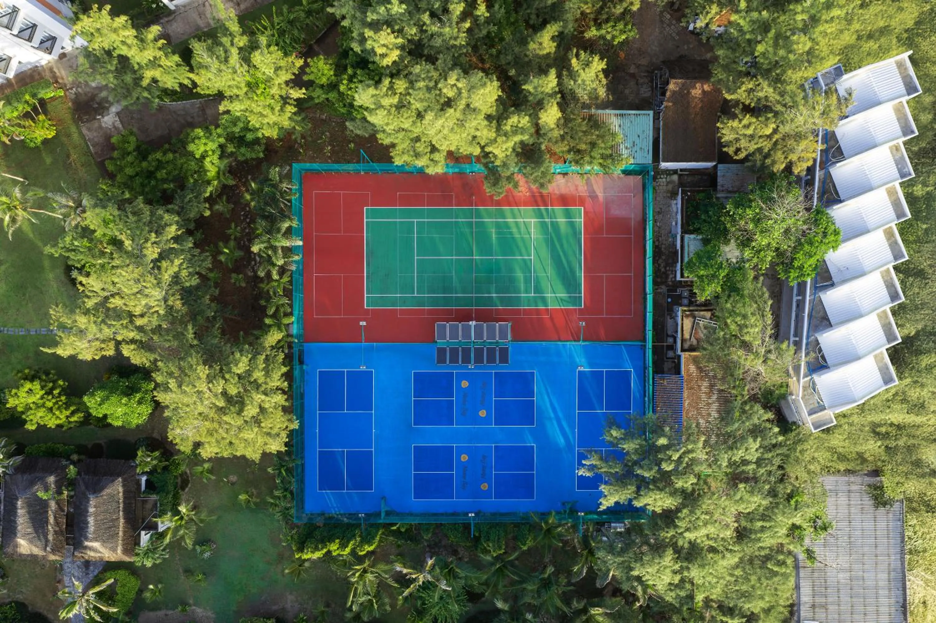 Tennis court in Muine Bay Resort