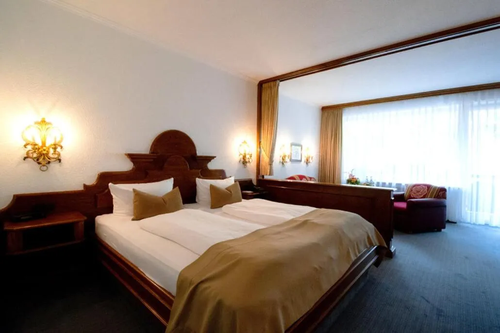 Photo of the whole room, Bed in Alpenhof Grainau