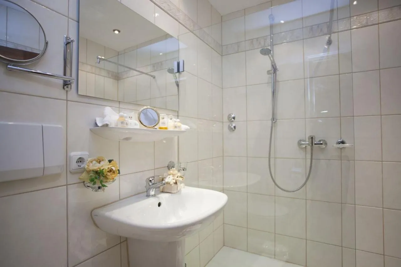 Bathroom in Alpenhof Grainau