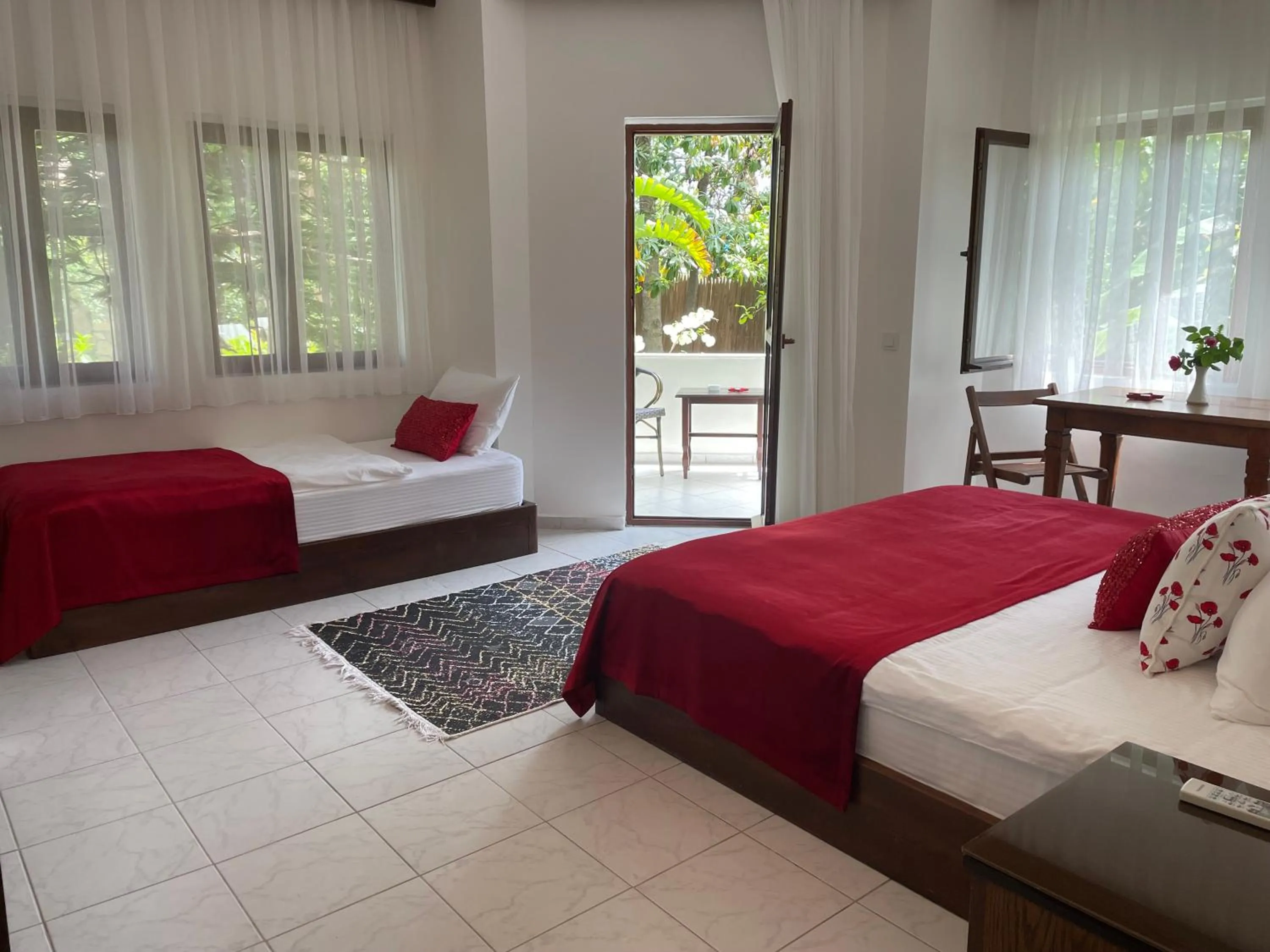 Bedroom, Bed in Aida Hotel