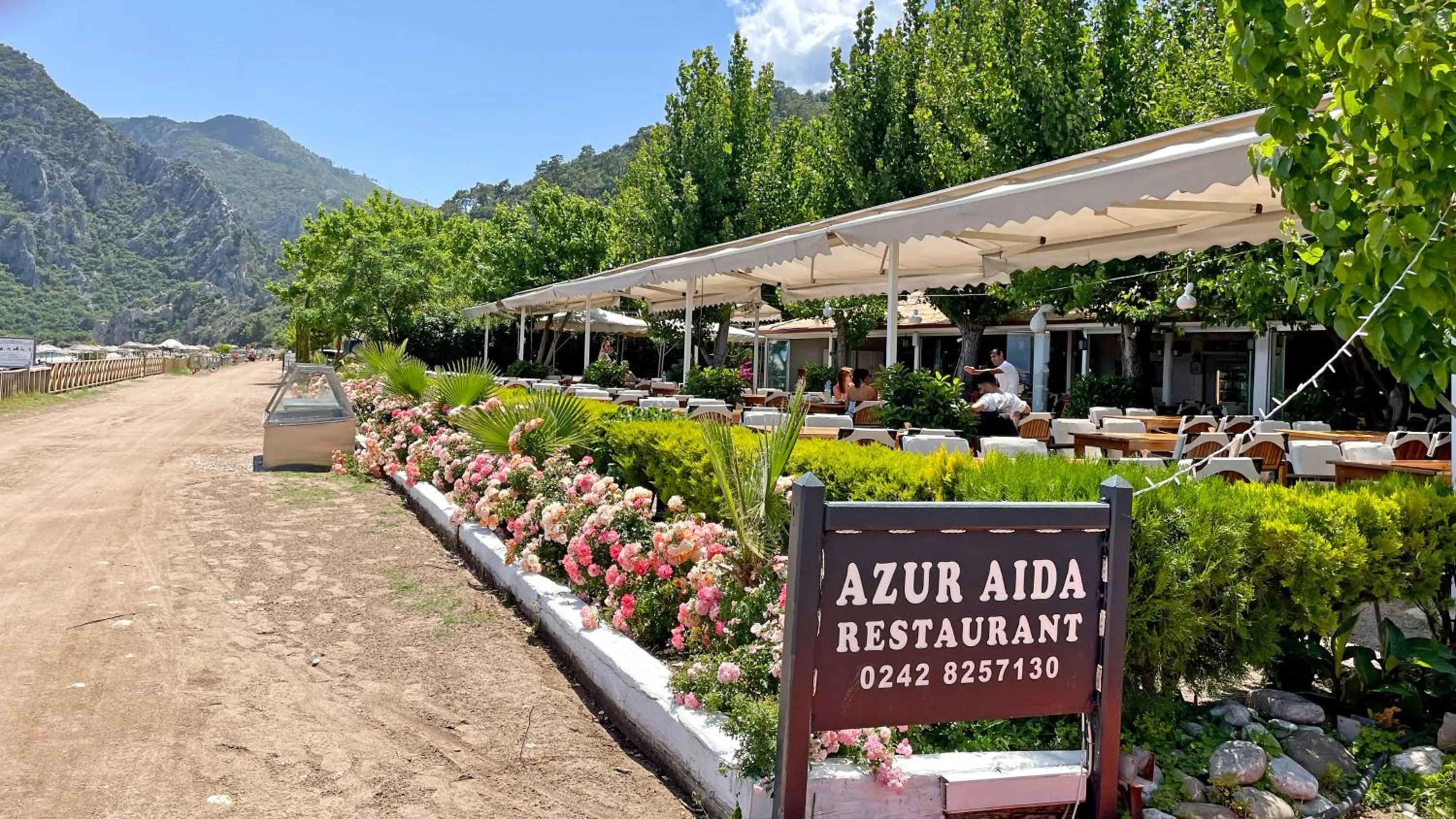 Restaurant/places to eat in Aida Hotel