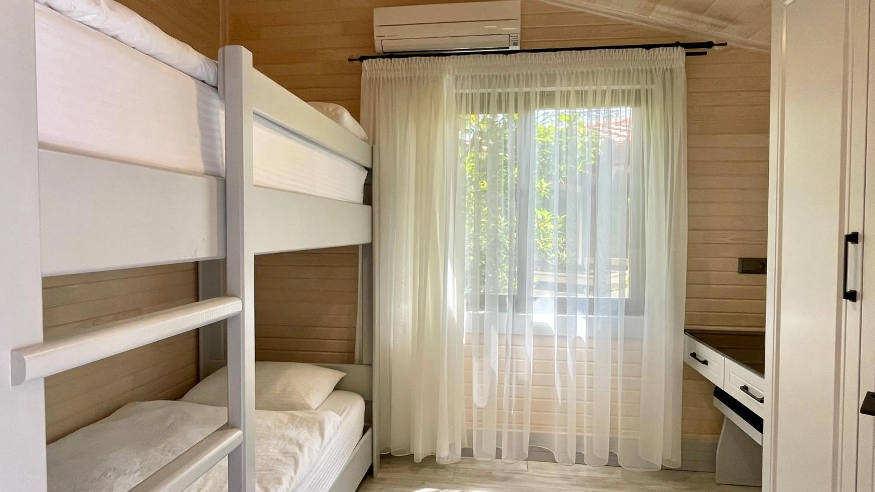 children, Bed in Aida Hotel