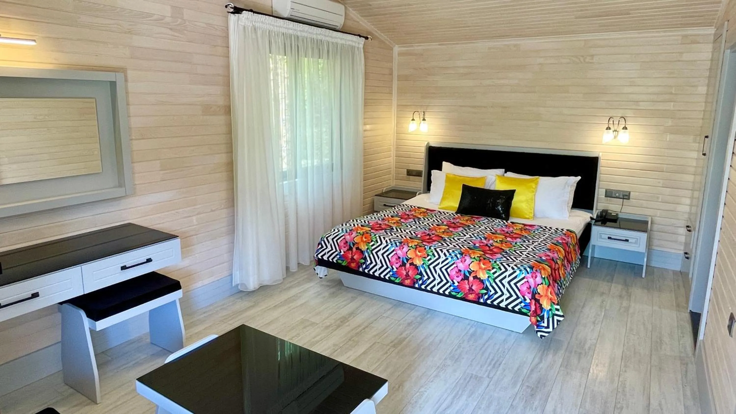 Bedroom, Bed in Aida Hotel