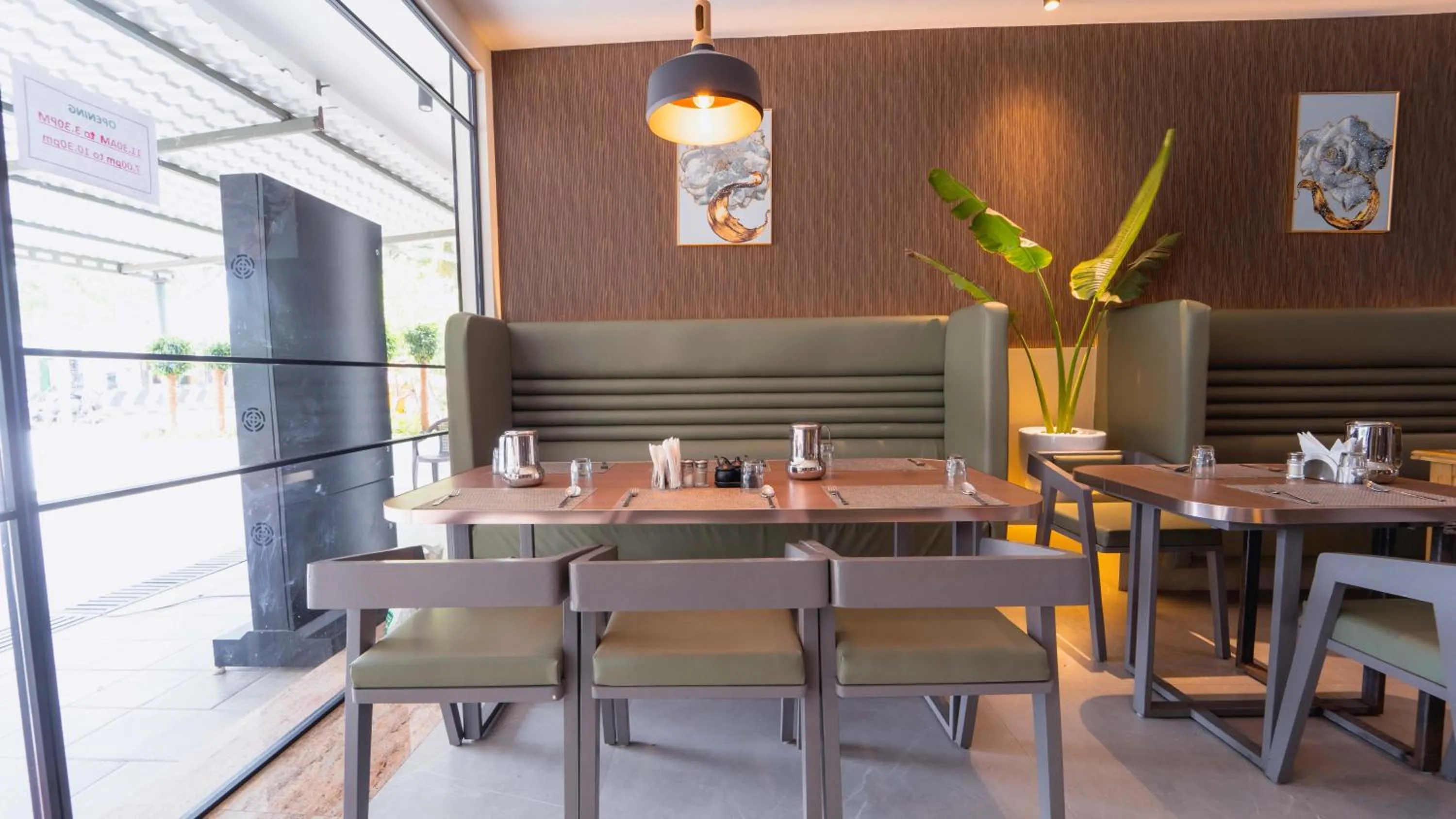 Restaurant/places to eat in Treebo Kingsbury Fiesta Vellore