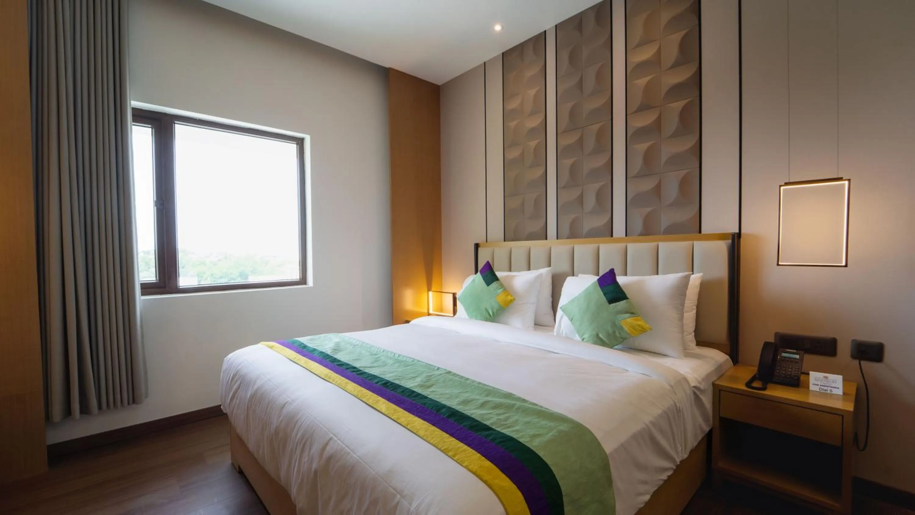 Bedroom, Bed in Treebo Kingsbury Fiesta Vellore