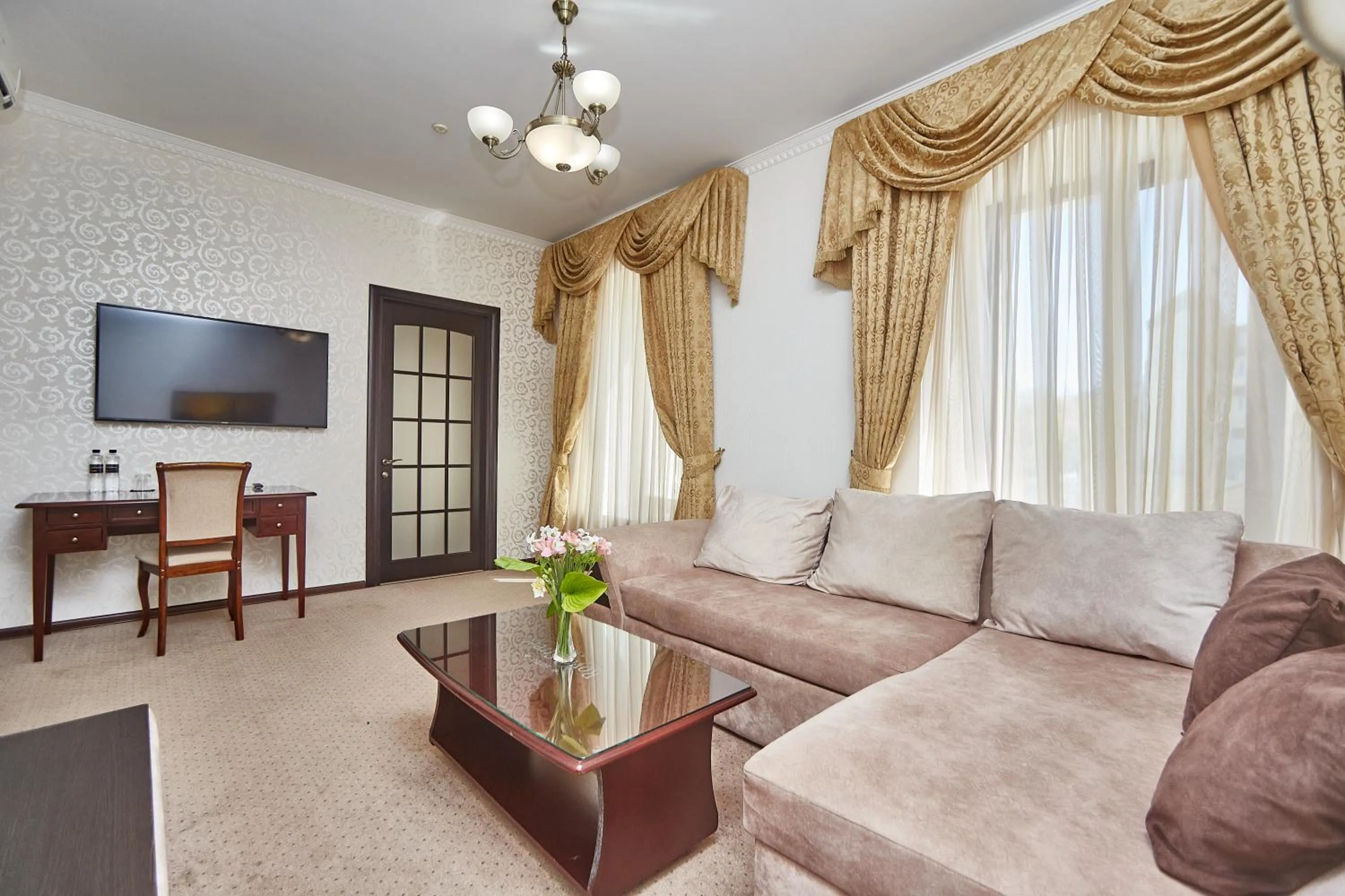 Suite in Royal Street Hotel