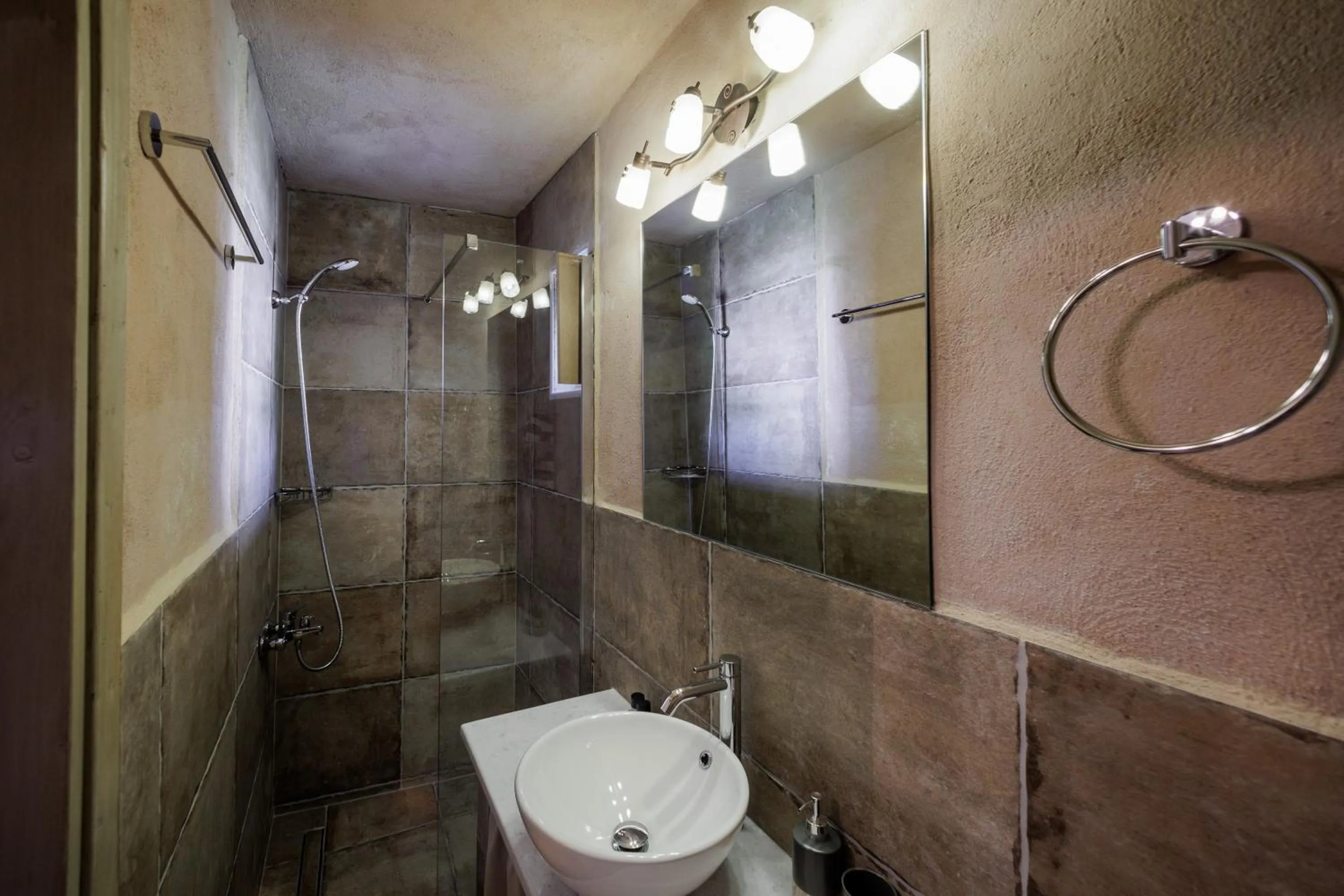 Bathroom in Arapakis Historic Castle