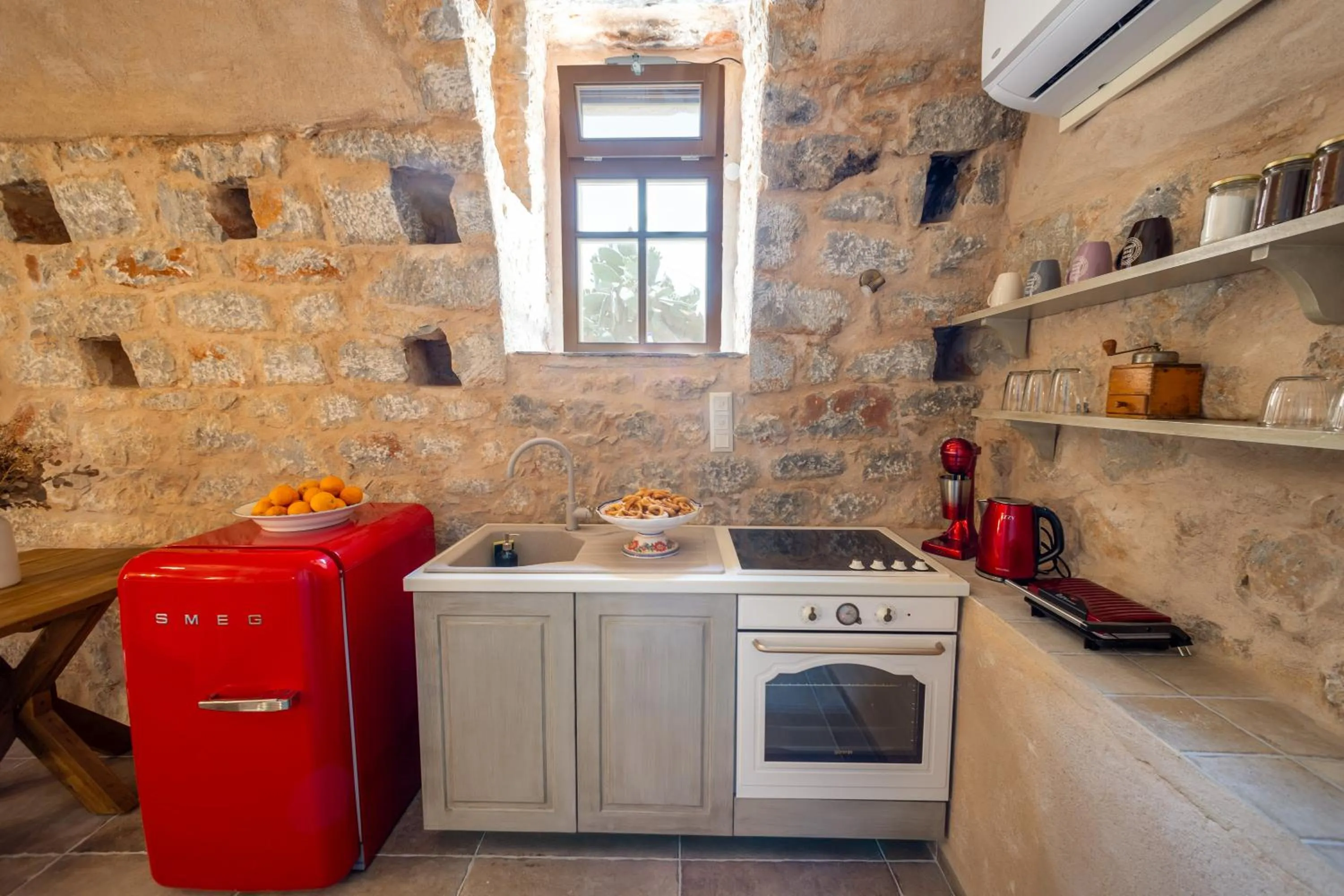 Kitchen or kitchenette in Arapakis Historic Castle